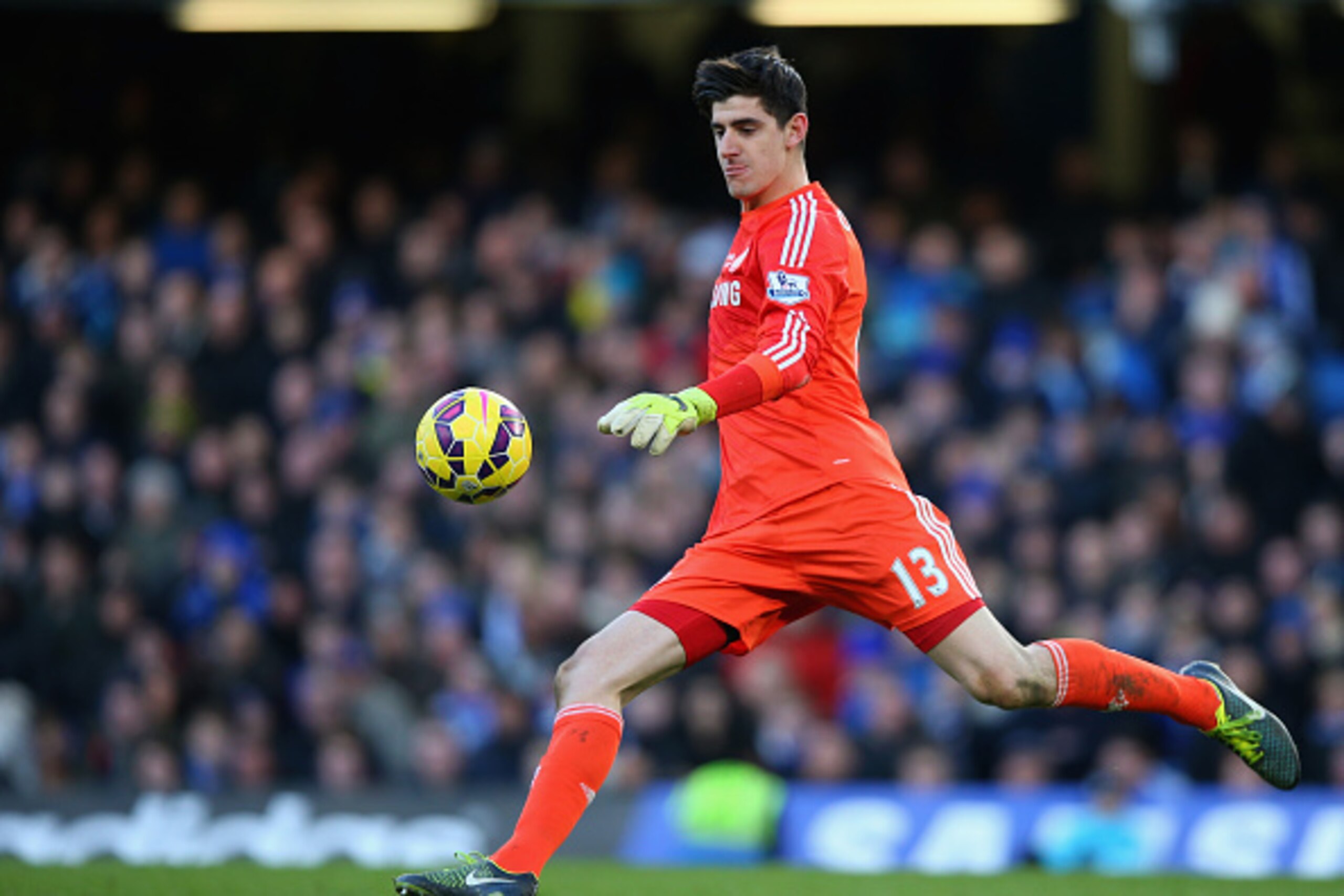 LONDON, ENGLAND - FEBRUARY 21:  Thibaut Courtois of Chelsea in action during the Barclays Premier League match between Chelsea and Burnley at Stamford Bridge on February 21, 2015 in London, England.  (Photo by Paul Gilham/Getty Images)