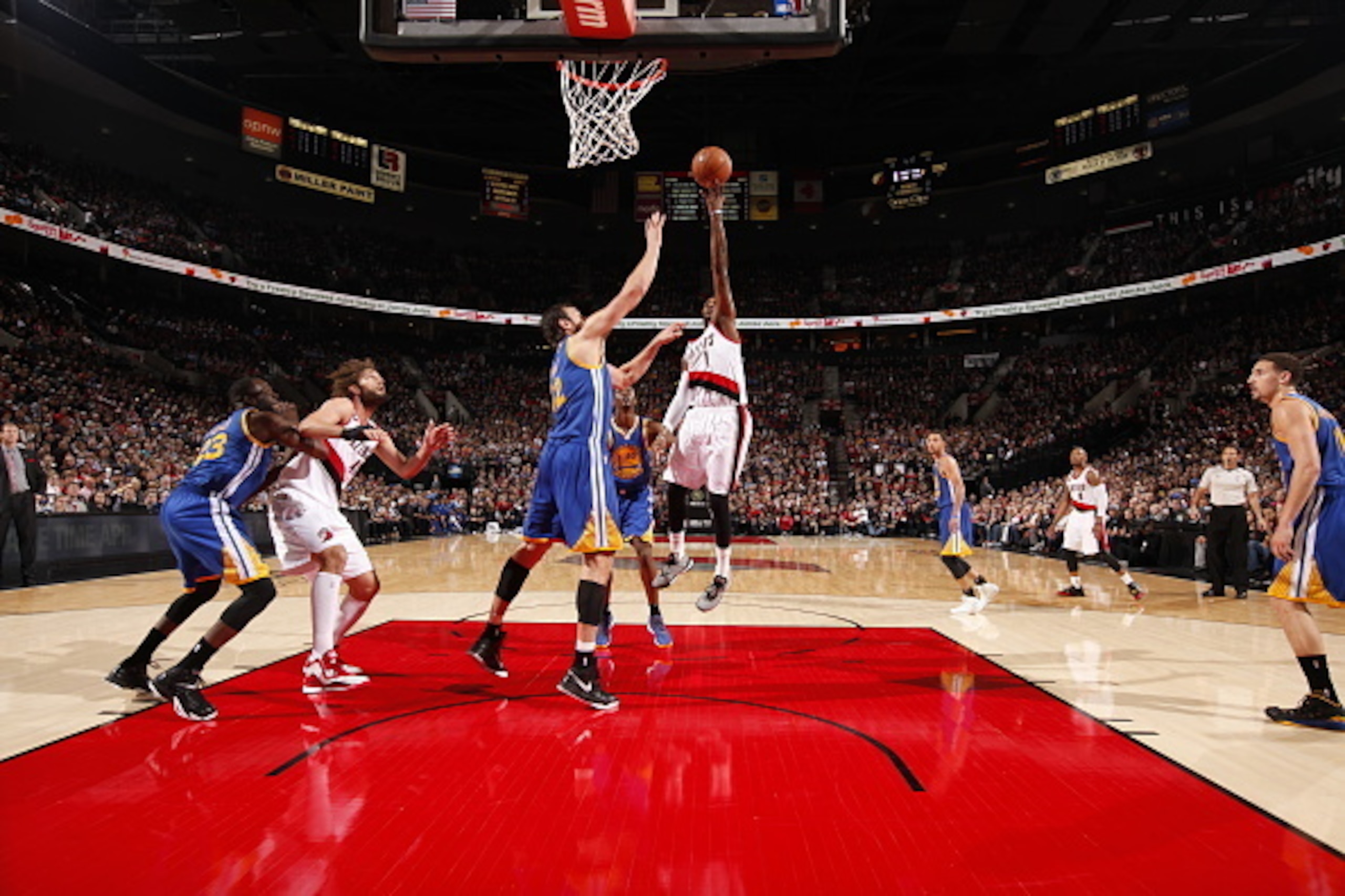 PORTLAND, OR - MARCH 24:  Dorell Wright #1 of the Portland Trail Blazers takes a shot against the Golden State Warriors on March 24, 2015 at the Moda Center Arena in Portland, Oregon. NOTE TO USER: User expressly acknowledges and agrees that, by downloadi