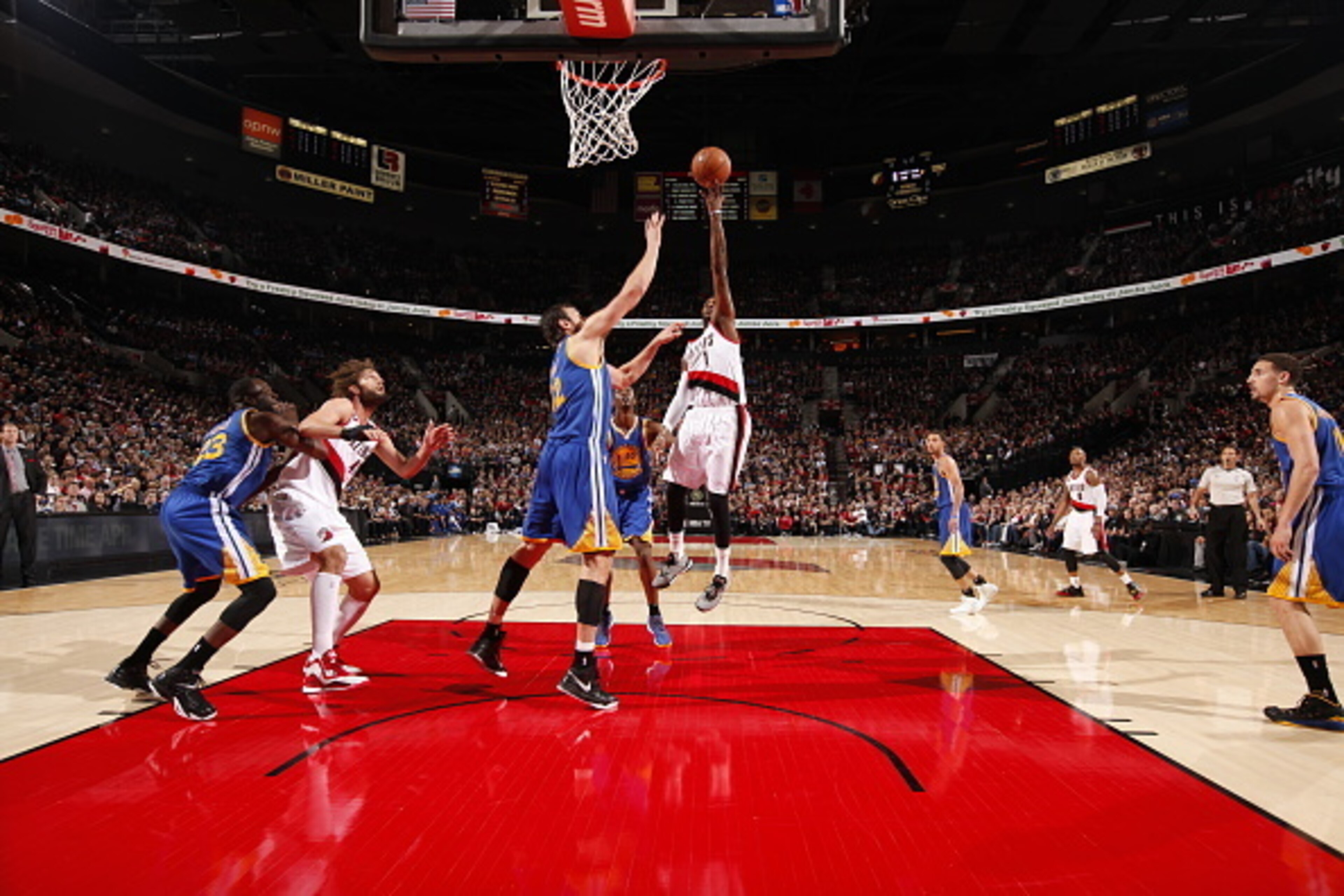 PORTLAND, OR - MARCH 24:  Dorell Wright #1 of the Portland Trail Blazers takes a shot against the Golden State Warriors on March 24, 2015 at the Moda Center Arena in Portland, Oregon. NOTE TO USER: User expressly acknowledges and agrees that, by downloadi