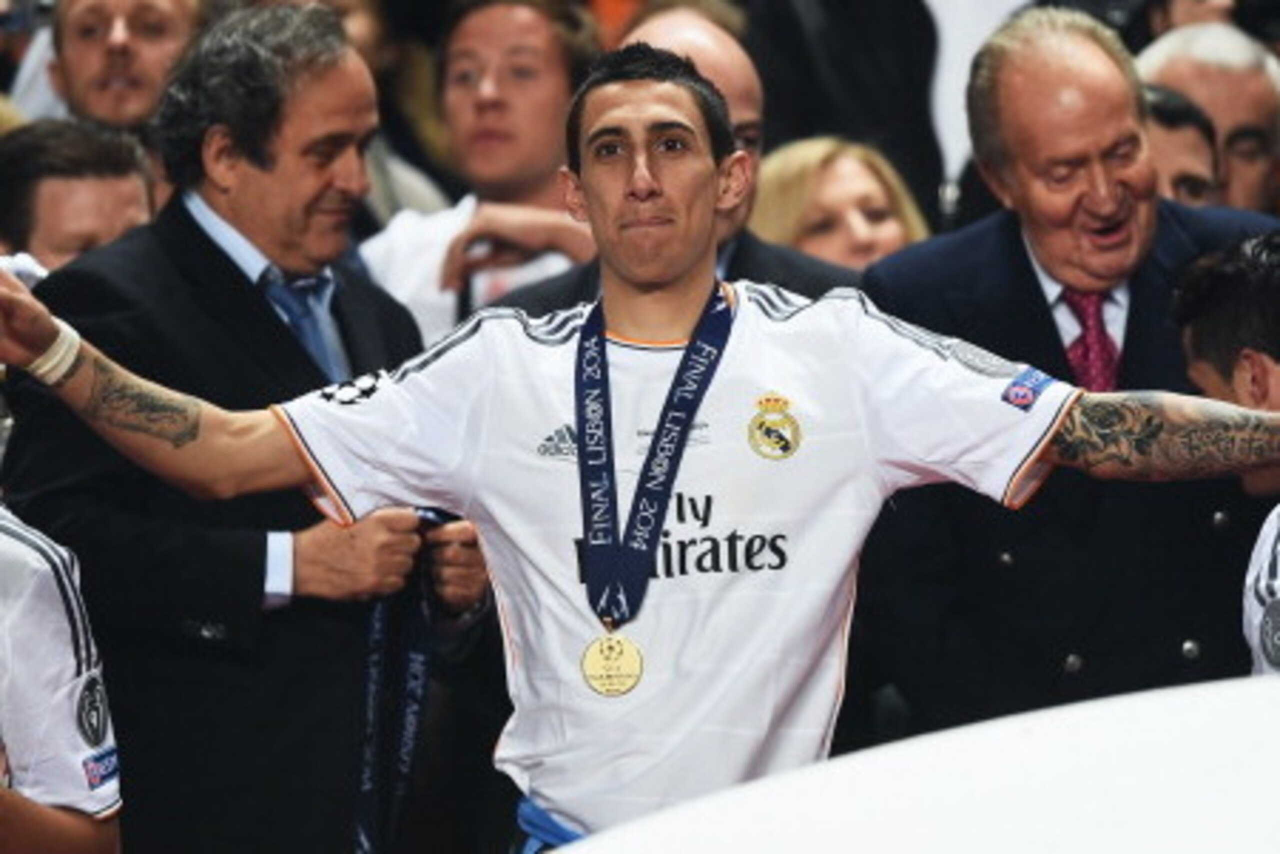 LISBON, PORTUGAL - MAY 24:  Angel Di Maria of Real Madrid celebrates victory after the UEFA Champions League Final between Real Madrid and Atletico de Madrid at Estadio da Luz on May 24, 2014 in Lisbon, Portugal.  (Photo by Laurence Griffiths/Getty Images