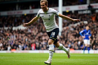 LONDON, ENGLAND - MARCH 21:  Harry Kane of Spurs celebrates after scoring a goal during the Barclays Premier League match between Tottenham Hotspur and Leicester City at White Hart Lane on March 21, 2015 in London, England.  (Photo by Jamie McDonald/Getty