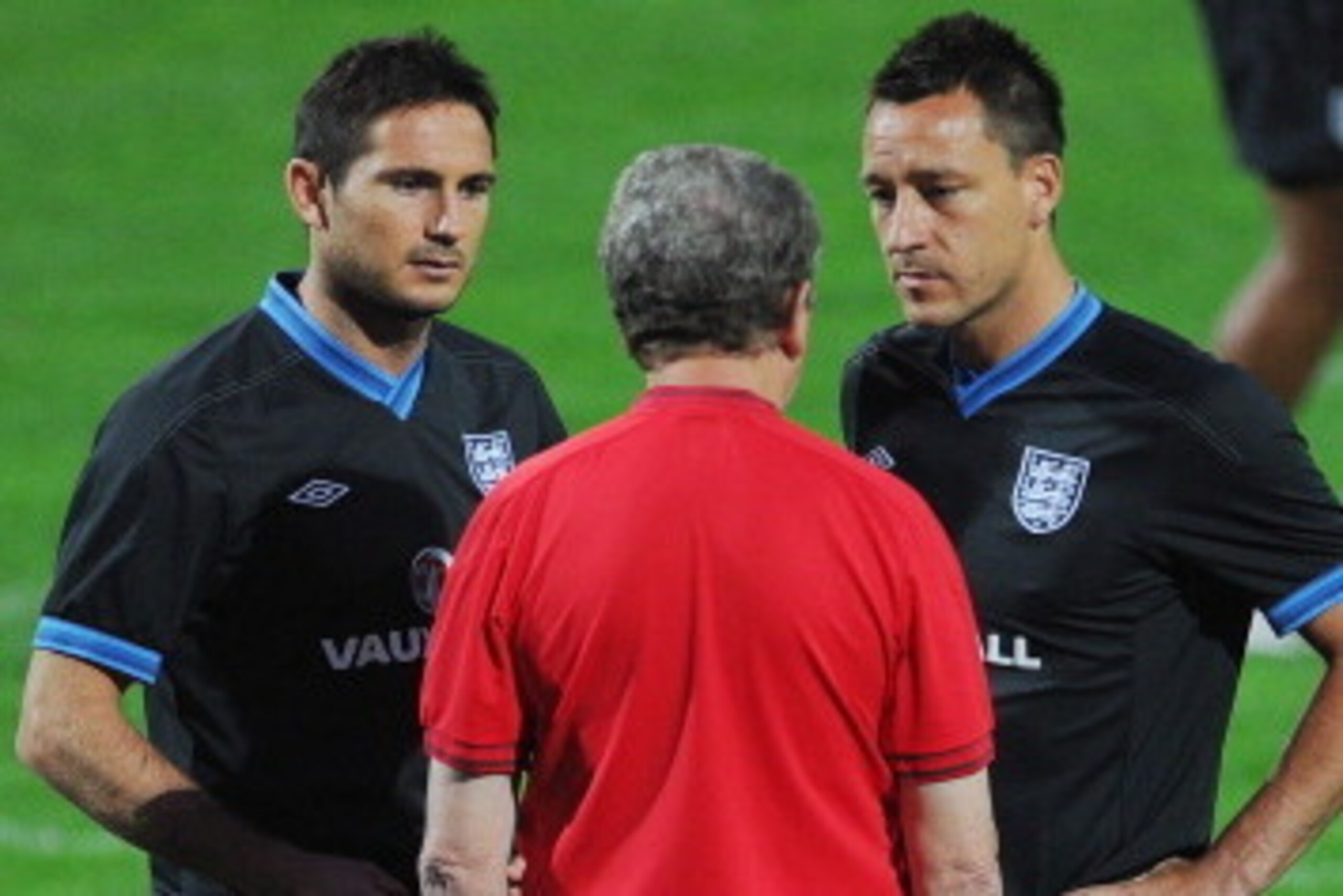 CHISINAU, MOLDOVA - SEPTEMBER 06: Frank Lampard and John Terry speak to manager Roy Hodgson during the England training session at Zimbru Stadium on September 6, 2012 in Chisinau, Moldova. (Photo by Michael Regan/Getty Images) CHISINAU, MOLDOVA - SEPTEMBER 06: Frank Lampard and John Terry speak to manager Roy Hodgson during the England training session at Zimbru Stadium on September 6, 2012 in Chisinau, Moldova. (Photo by Michael Regan/Getty Images)