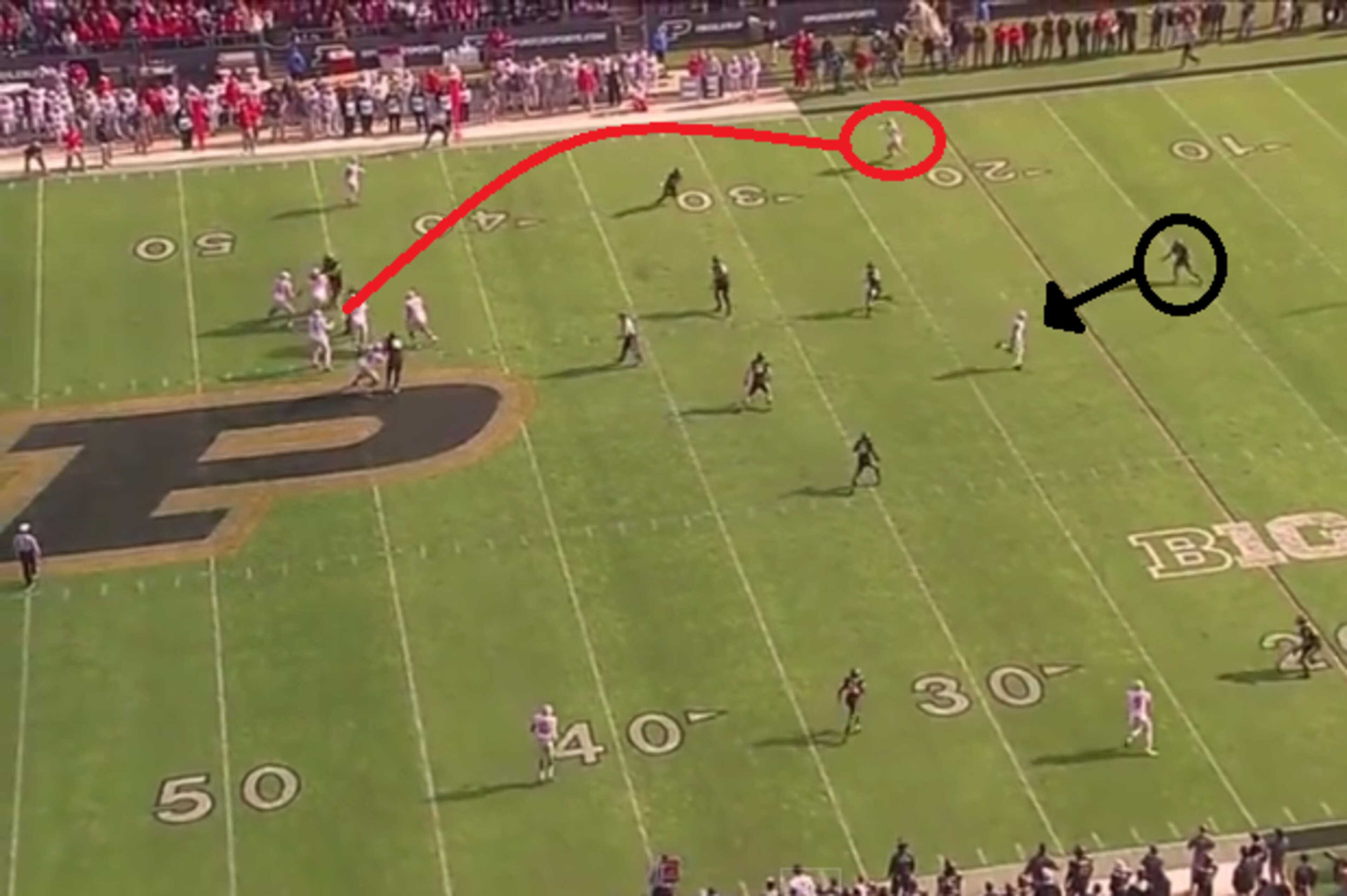 Ohio State's Braxton Miller completes touchdown pass. Ohio State's Braxton Miller completes touchdown pass.