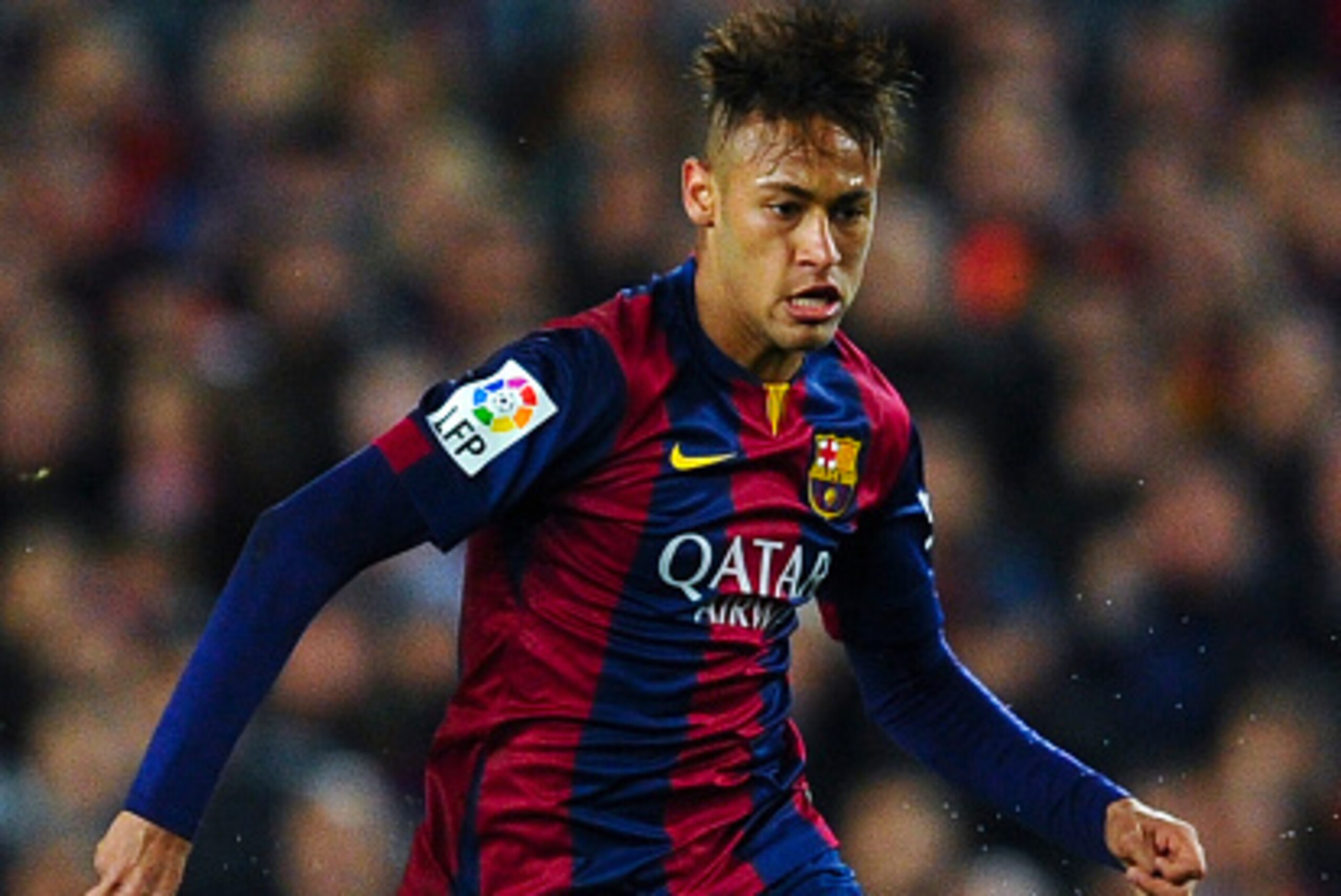 BARCELONA, SPAIN - MARCH 22:  Neymar of FC Barcelona runs with the ball during the La Liga match Between FC Barcelona and Real Madrid CF at Camp Nou on March 22, 2015 in Barcelona, Spain.  (Photo by David Ramos/Getty Images)