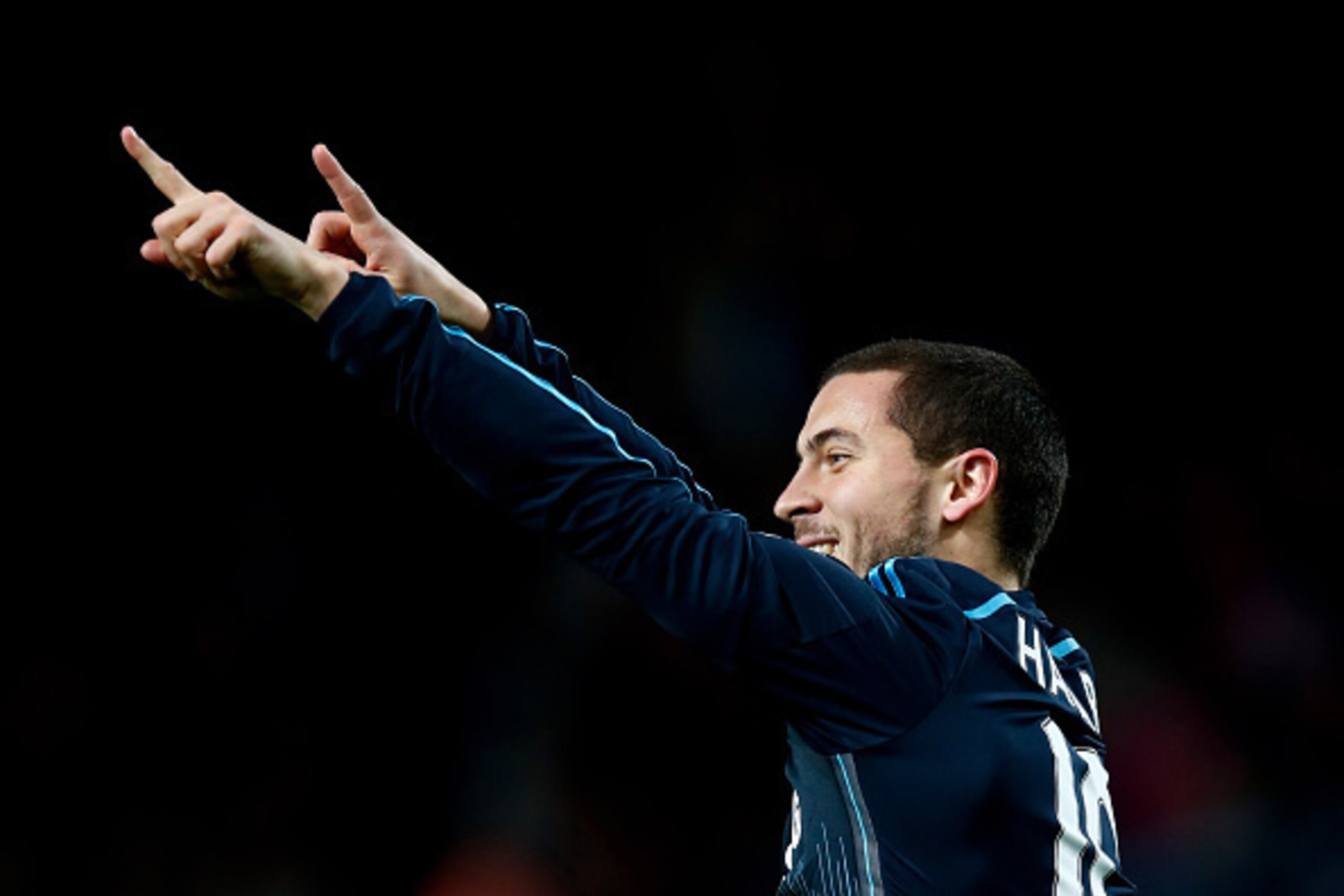LONDON, ENGLAND - MARCH 04:  Eden Hazard of Chelsea celebrates after scoring the opening goal during the Barclays Premier League match between West Ham and Chelsea at the Boleyn Ground on March 4, 2015 in London, England.  (Photo by Clive Rose/Getty Image
