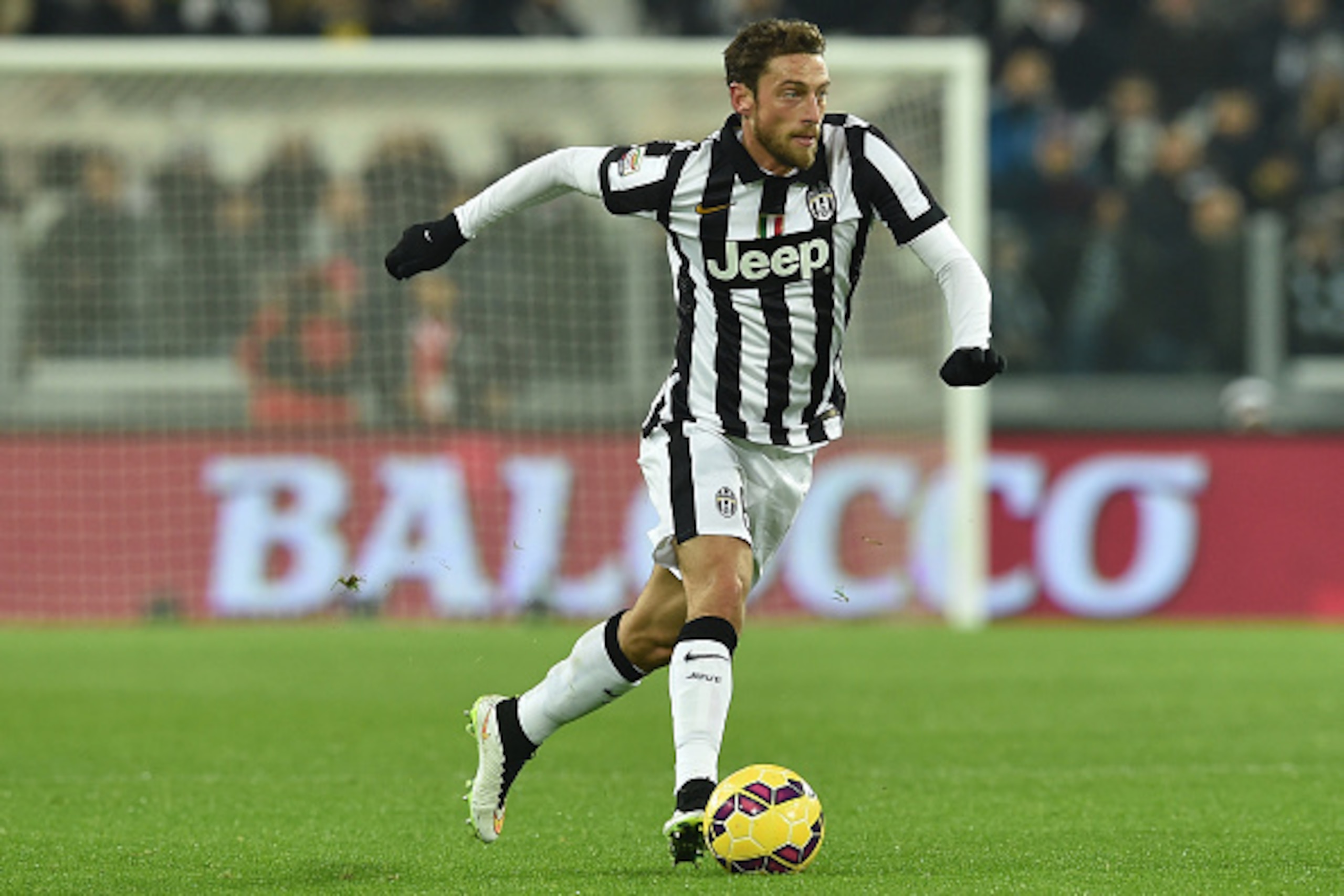 TURIN, ITALY - FEBRUARY 07:  Claudio Marchisio of Juventus FC in action during the Serie A match between Juventus FC and AC Milan at Juventus Arena on February 7, 2015 in Turin, Italy.  (Photo by Valerio Pennicino/Getty Images)