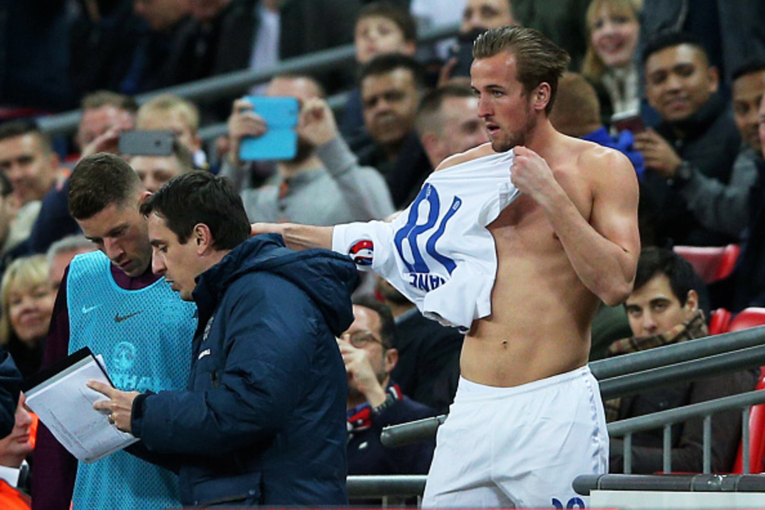 LONDON, ENGLAND - MARCH 27:  Harry Kane of England prepares to go on during the EURO 2016 Qualifier match between England and Lithuania at Wembley Stadium on March 27, 2015 in London, England.  (Photo by Paul Gilham/Getty Images)