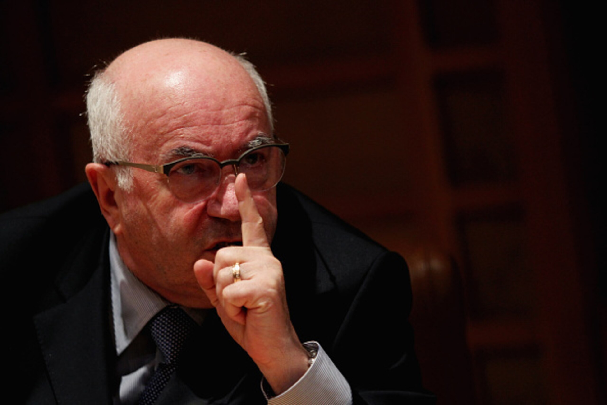 ROME, ITALY - MARCH 26:  FIGC President Carlo Tavecchio gestures during a press conference after the Federal Council of the Italian Football Federation (FIGC) meeting on March 26, 2015 in Rome, Italy.  (Photo by Paolo Bruno/Getty Images)