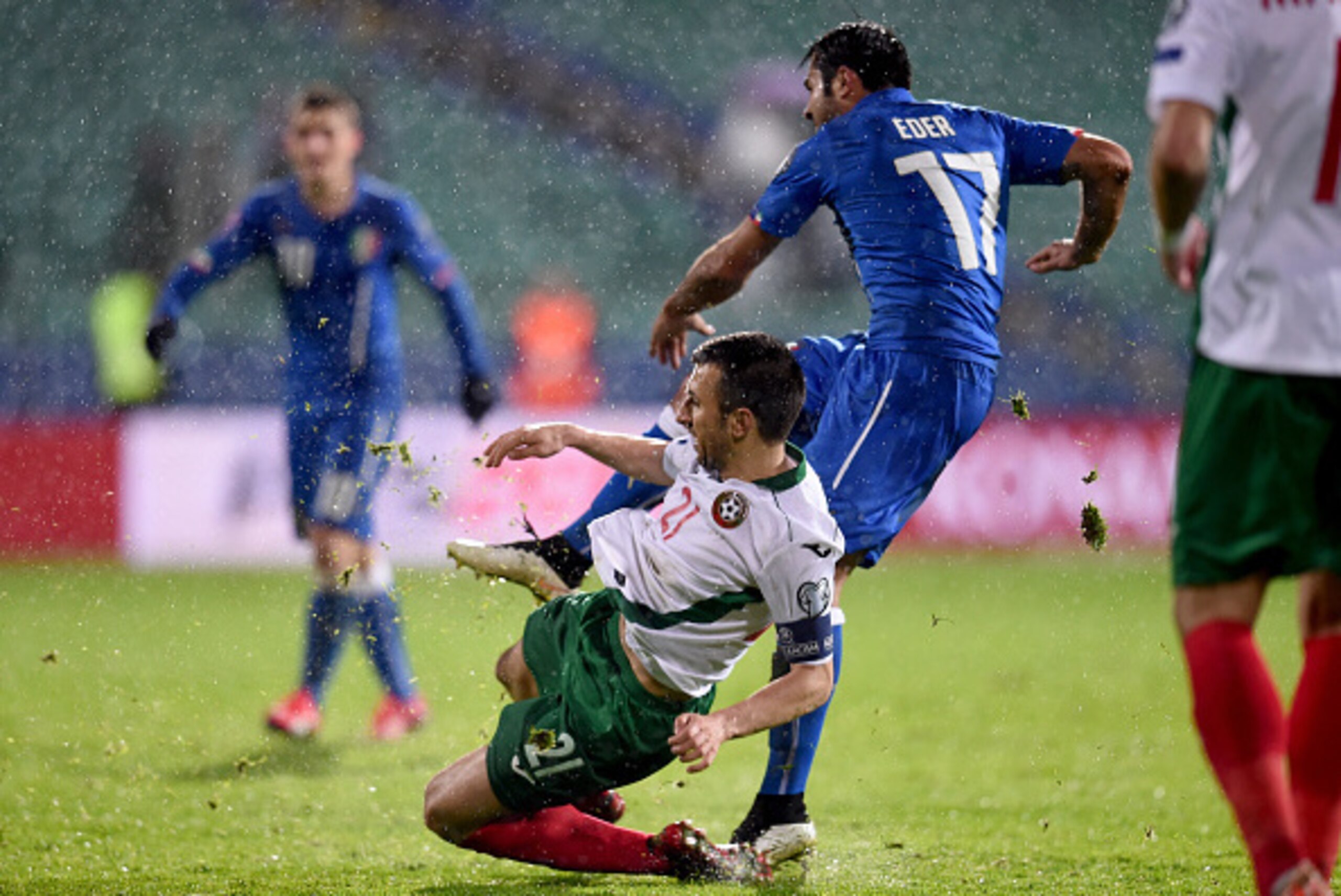 SOFIA, BULGARIA - MARCH 28:  Eder of Italy #17 scores the second goal during the Euro 2016 Qualifier match between Bulgaria and Italy at Vasil Levski National Stadium on March 28, 2015 in Sofia, Bulgaria.  (Photo by Claudio Villa/Getty Images)