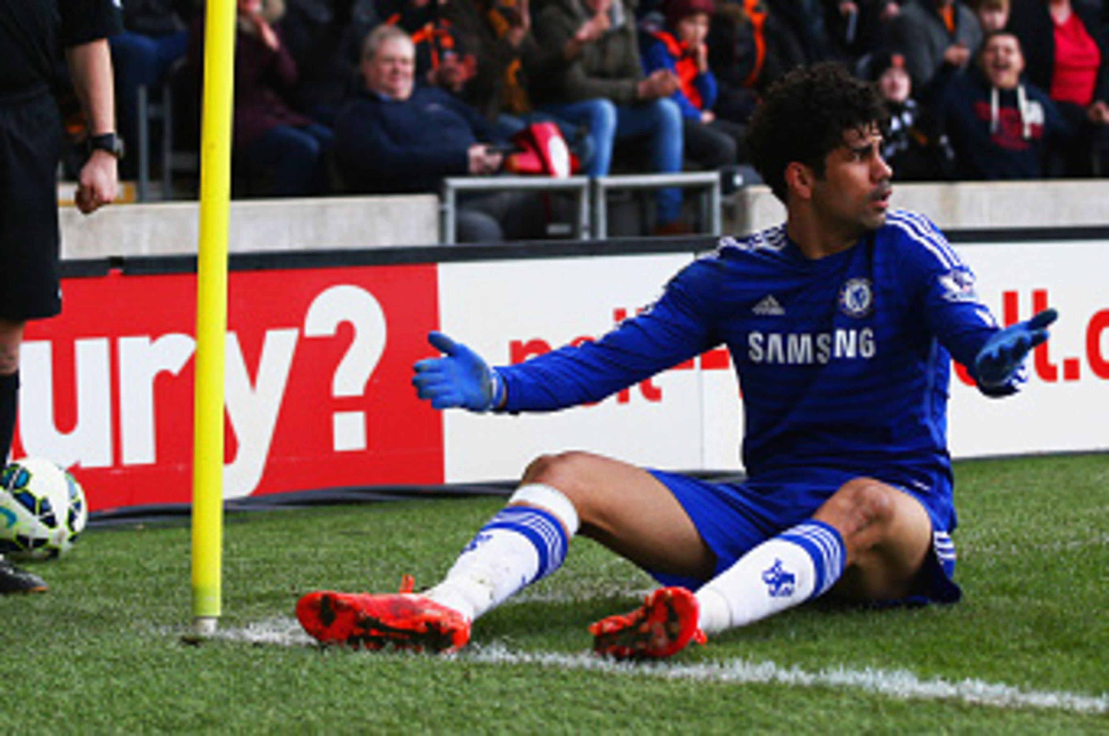 HULL, ENGLAND - MARCH 22:  Diego Costa of Chelsea appeals during the Barclays Premier League match between Hull City and Chelsea at KC Stadium on March 22, 2015 in Hull, England.  (Photo by Matthew Lewis/Getty Images)