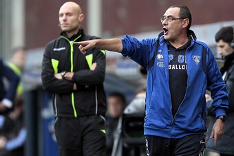 GENOA, ITALY - JANUARY 11: Maurizio Sarri, manager of Empoli FC gives instructions during the Serie A match between UC Sampdoria and Empoli FC at Stadio Luigi Ferraris on January 11, 2015 in Genoa, Italy.  (Photo by Gabriele Maltinti/Getty Images)