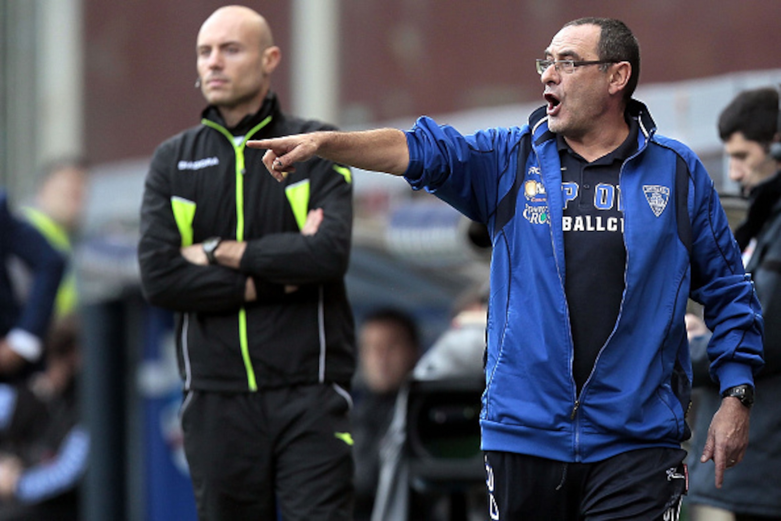 GENOA, ITALY - JANUARY 11: Maurizio Sarri, manager of Empoli FC gives instructions during the Serie A match between UC Sampdoria and Empoli FC at Stadio Luigi Ferraris on January 11, 2015 in Genoa, Italy.  (Photo by Gabriele Maltinti/Getty Images)