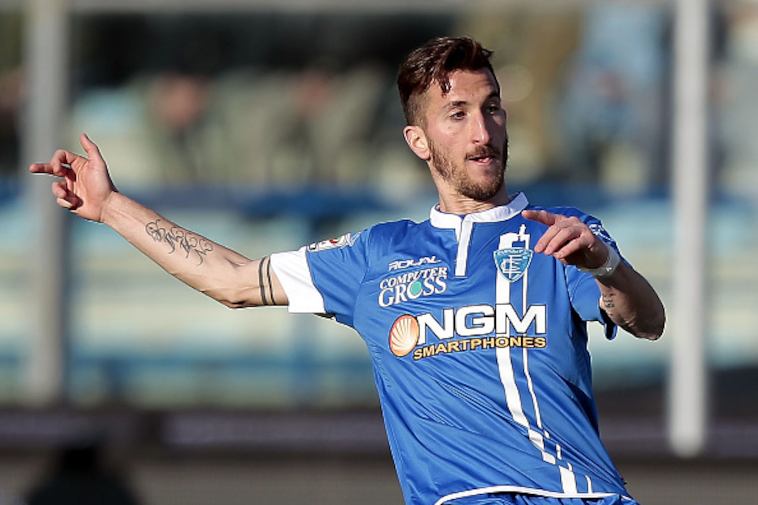 EMPOLI, ITALY - MARCH 08: Mirko Valdifiori of Empoli FC in action during the Serie A match between Empoli FC and Genoa CFC at Stadio Carlo Castellani on March 8, 2015 in Empoli, Italy.  (Photo by Gabriele Maltinti/Getty Images)