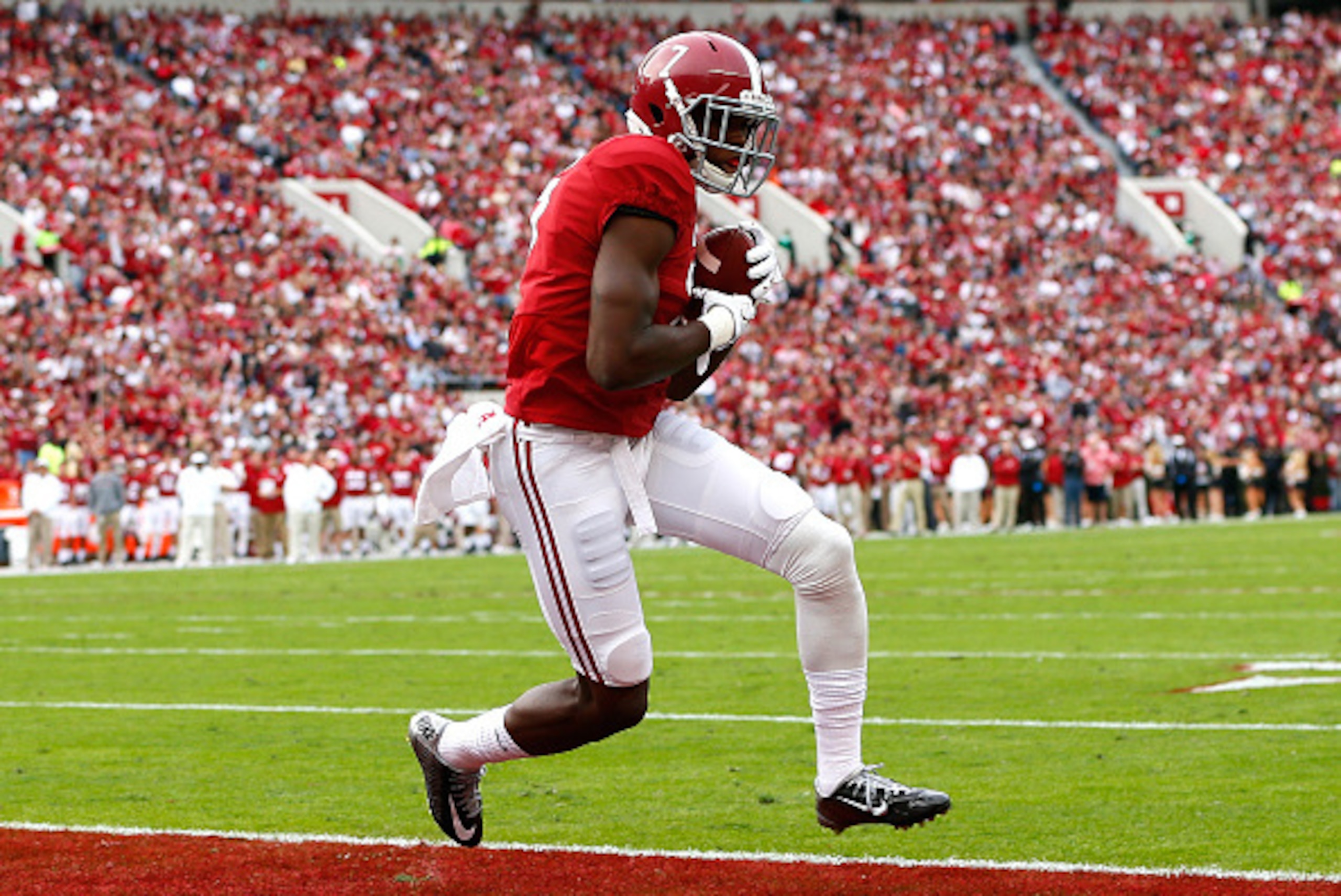 TUSCALOOSA, AL - NOVEMBER 22: Cam Sims #7 of the Alabama Crimson Tide pulls in this touchdown reception against the Western Carolina Catamounts at Bryant-Denny Stadium on November 22, 2014 in Tuscaloosa, Alabama. (Photo by Kevin C. Cox/Getty Images) TUSCALOOSA, AL - NOVEMBER 22: Cam Sims #7 of the Alabama Crimson Tide pulls in this touchdown reception against the Western Carolina Catamounts at Bryant-Denny Stadium on November 22, 2014 in Tuscaloosa, Alabama. (Photo by Kevin C. Cox/Getty Images)
