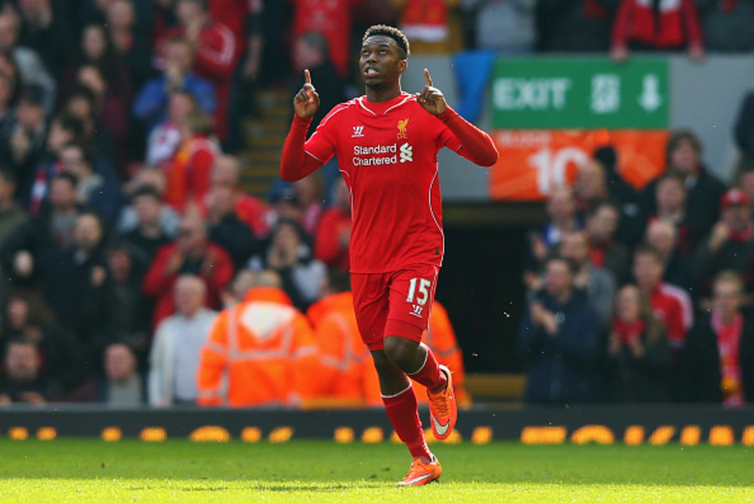 LIVERPOOL, ENGLAND - MARCH 22: Daniel Sturridge of Liverpool celebrates his goal during the Barclays Premier League match between Liverpool and Manchester United at Anfield on March 22, 2015 in Liverpool, England.  (Photo by Alex Livesey/Getty Images)