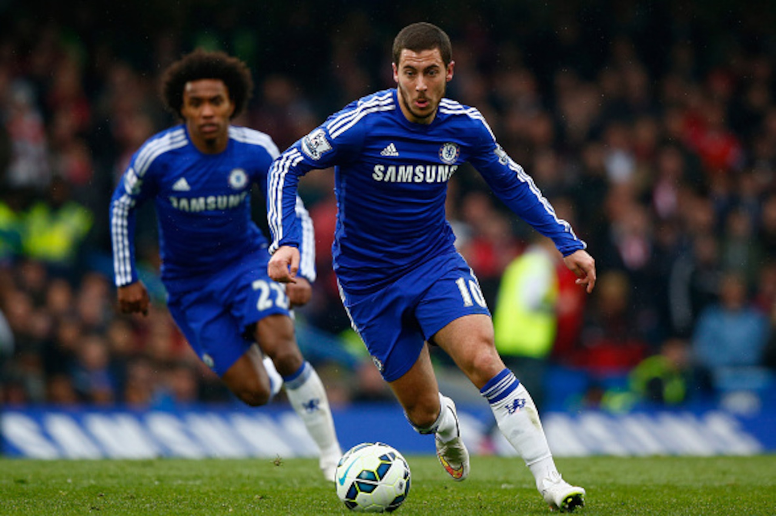 LONDON, ENGLAND - MARCH 15: Eden Hazard of Chelsea breaks with the ball during the Barclays Premier League match between Chelsea and Southampton at Stamford Bridge on March 15, 2015 in London, England. (Photo by Clive Rose/Getty Images) LONDON, ENGLAND - MARCH 15: Eden Hazard of Chelsea breaks with the ball during the Barclays Premier League match between Chelsea and Southampton at Stamford Bridge on March 15, 2015 in London, England. (Photo by Clive Rose/Getty Images)