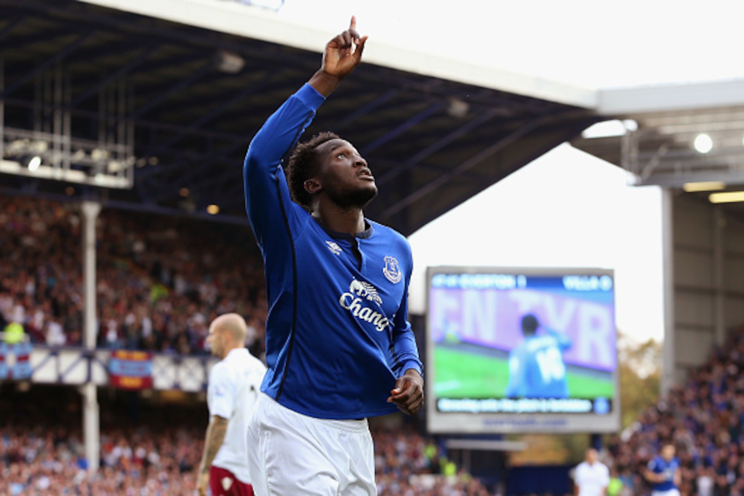 LIVERPOOL, ENGLAND - OCTOBER 18:  Romelu Lukaku of Everton celebrates scoring their second goal during the Barclays Premier League match between Everton and Aston Villa at Goodison Park on October 18, 2014 in Liverpool, England.  (Photo by Jan Kruger/Gett