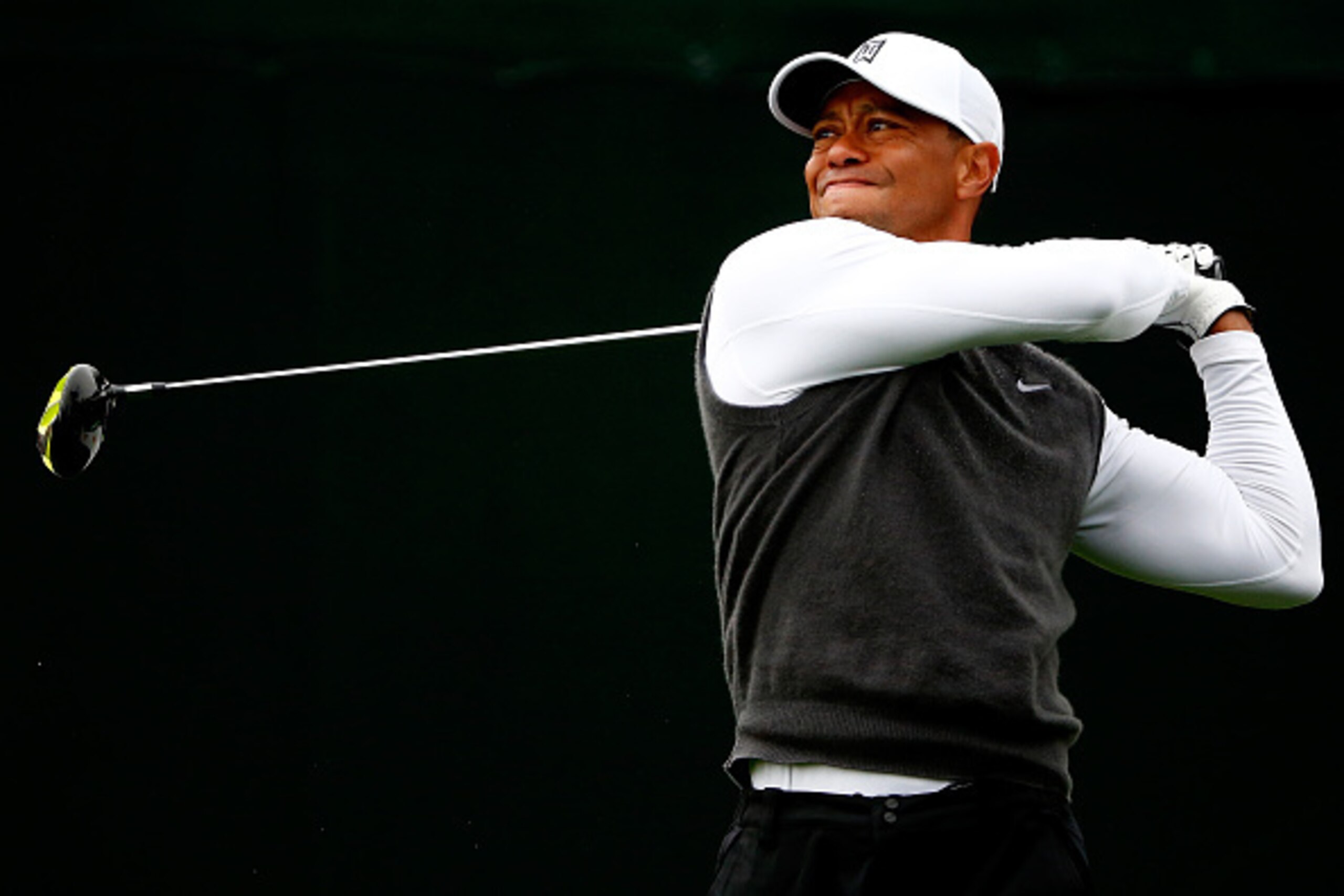 SCOTTSDALE, AZ - JANUARY 30: Tiger Woods hits a tee shot on the 17th hole during the second round of the Waste Management Phoenix Open at TPC Scottsdale on January 30, 2015 in Scottsdale, Arizona.  (Photo by Sam Greenwood/Getty Images)