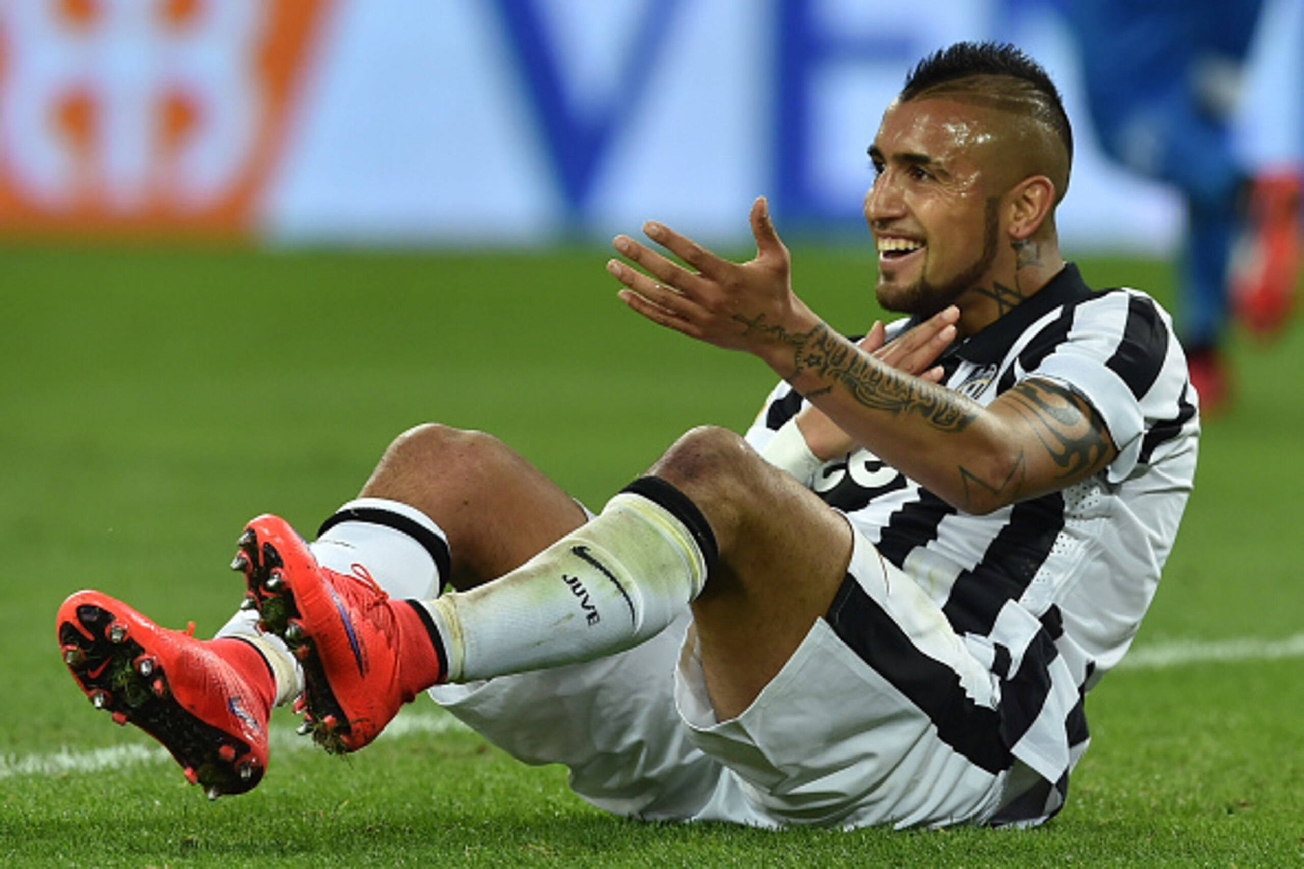 TURIN, ITALY - APRIL 04:  Arturo Vidal of Juventus FC reacts during the Serie A match between Juventus FC and Empoli FC at Juventus Arena on April 4, 2015 in Turin, Italy.  (Photo by Valerio Pennicino/Getty Images)