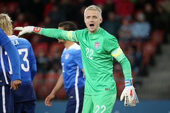 ZURICH, SWITZERLAND - MARCH 31: William Yarbrough of the USA directs his teammates during the international friendly match between Switzerland and the United States at Stadium Letzigrund on March 31, 2015 in Zurich, Switzerland. (Photo by Philipp Schmidli