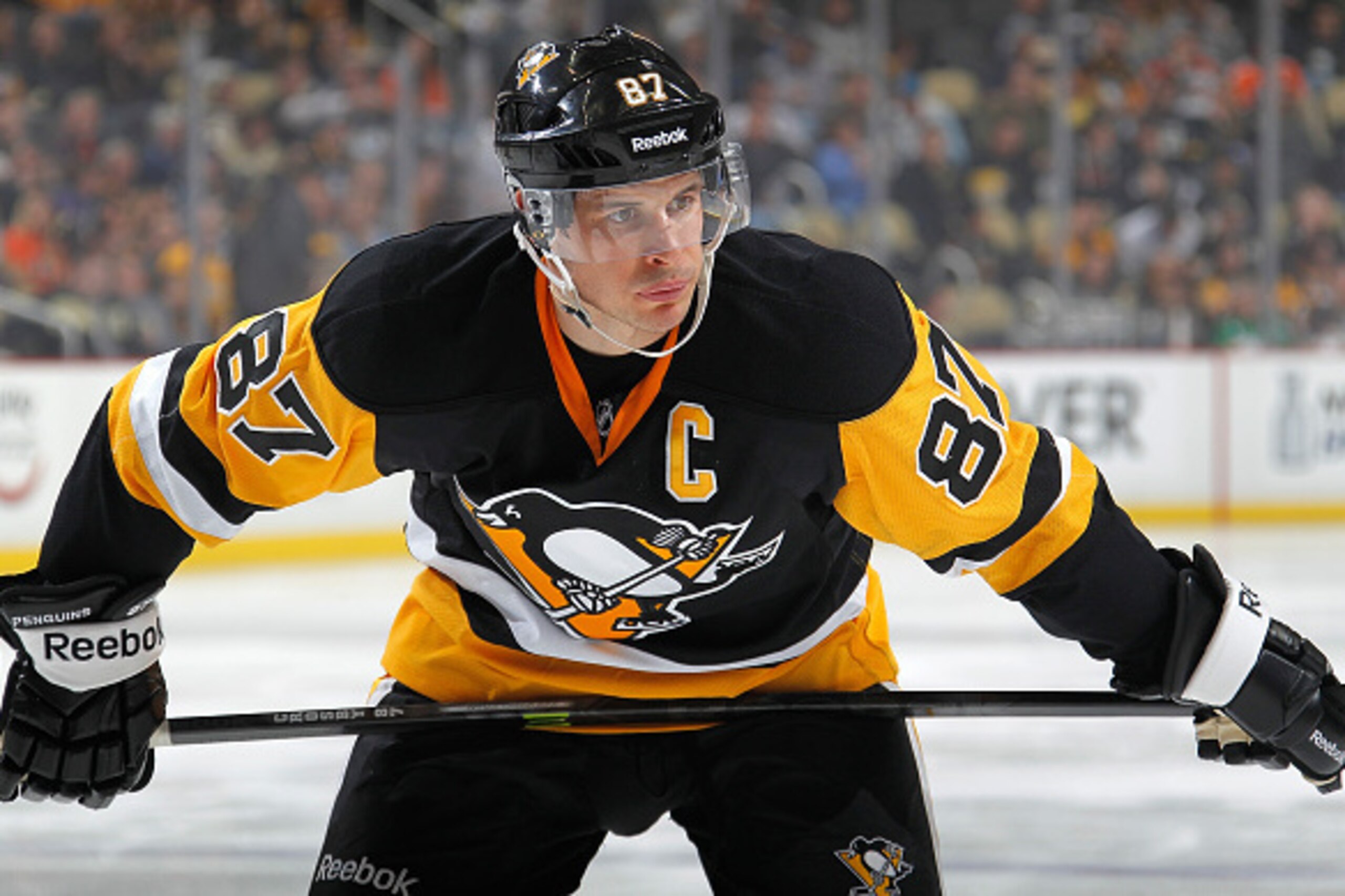 PITTSBURGH, PA - APRIL 01:  Sidney Crosby #87 of the Pittsburgh Penguins skates against the Philadelphia Flyers at Consol Energy Center on April 1, 2015 in Pittsburgh, Pennsylvania.  (Photo by Gregory Shamus/NHLI via Getty Images)