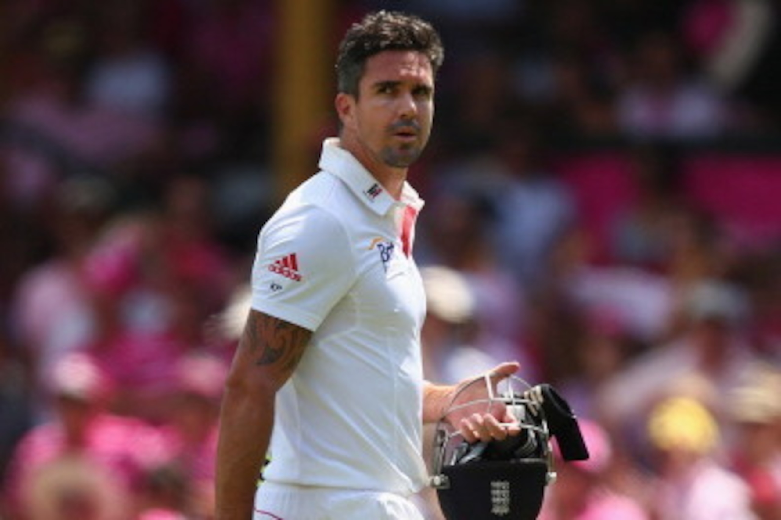 SYDNEY, AUSTRALIA - JANUARY 05: Kevin Pietersen of England walks off the field after being dismissed by Ryan Harris of Australia during day three of the Fifth Ashes Test match between Australia and England at Sydney Cricket Ground on January 5, 2014 in Sy