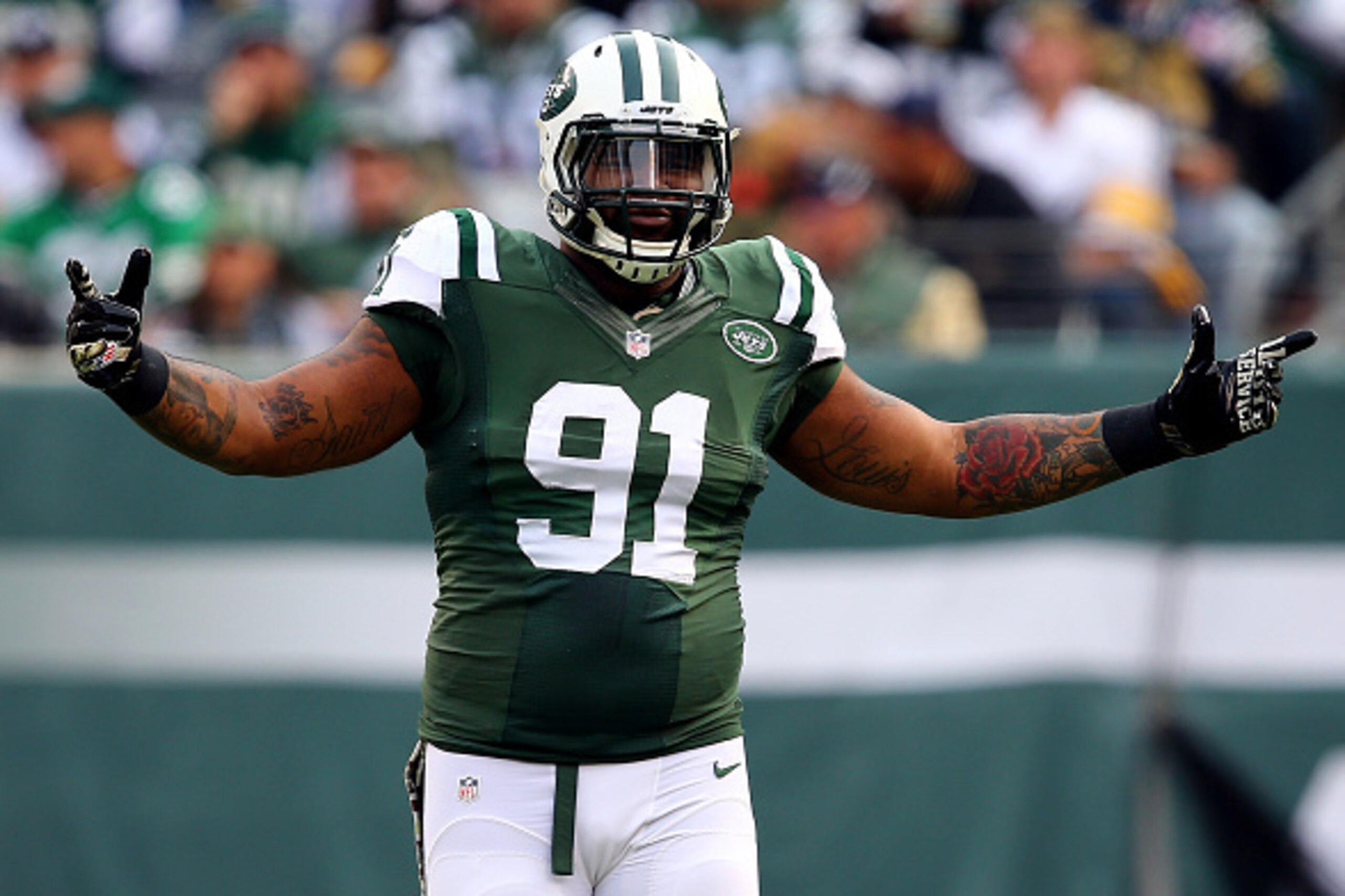 EAST RUTHERFORD, NJ - NOVEMBER 09: Defensive end Sheldon Richardson #91 of the New York Jets reacts in the first quarter against the Pittsburgh Steelers during a game at MetLife Stadium on November 9, 2014 in East Rutherford, New Jersey. (Photo by Elsa/G EAST RUTHERFORD, NJ - NOVEMBER 09: Defensive end Sheldon Richardson #91 of the New York Jets reacts in the first quarter against the Pittsburgh Steelers during a game at MetLife Stadium on November 9, 2014 in East Rutherford, New Jersey. (Photo by Elsa/G