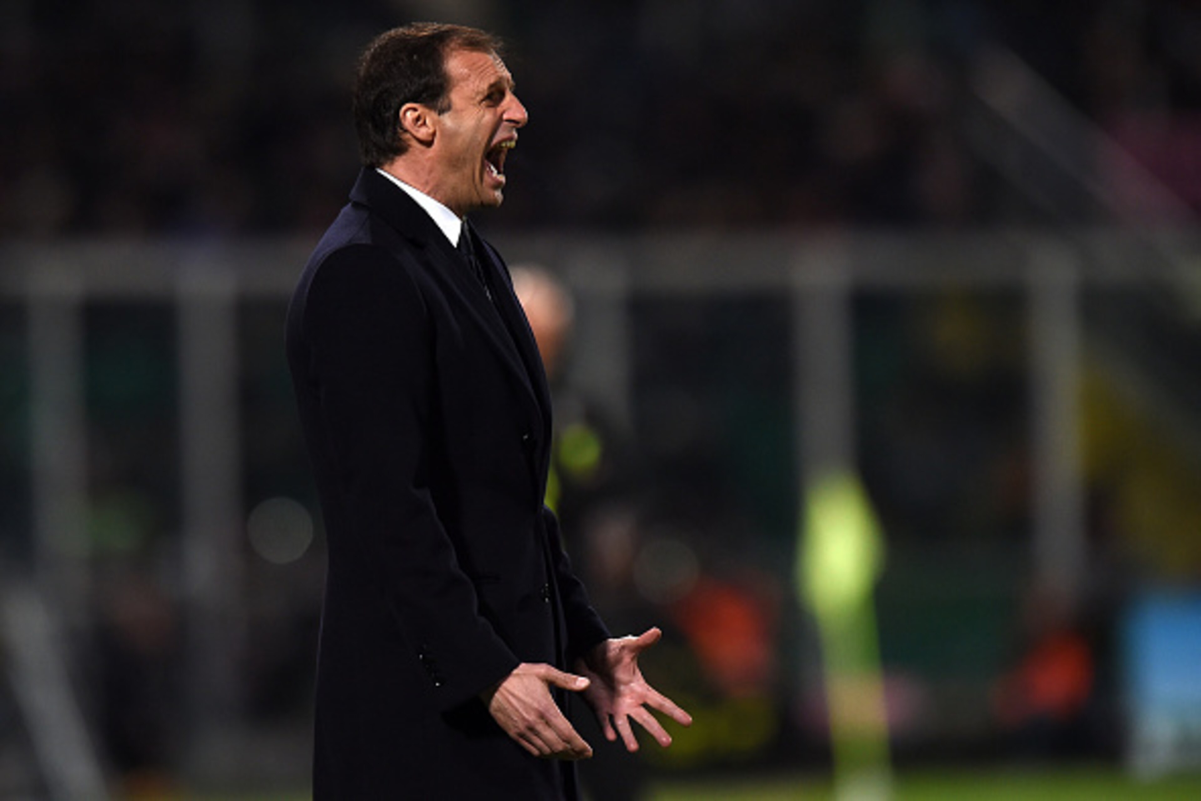 PALERMO, ITALY - MARCH 14:  Head coach Massimiliano Allegri of Juventus shouts during the Serie A match between US Citta di Palermo and Juventus FC  at Stadio Renzo Barbera on March 14, 2015 in Palermo, Italy.  (Photo by Tullio M. Puglia/Getty Images)