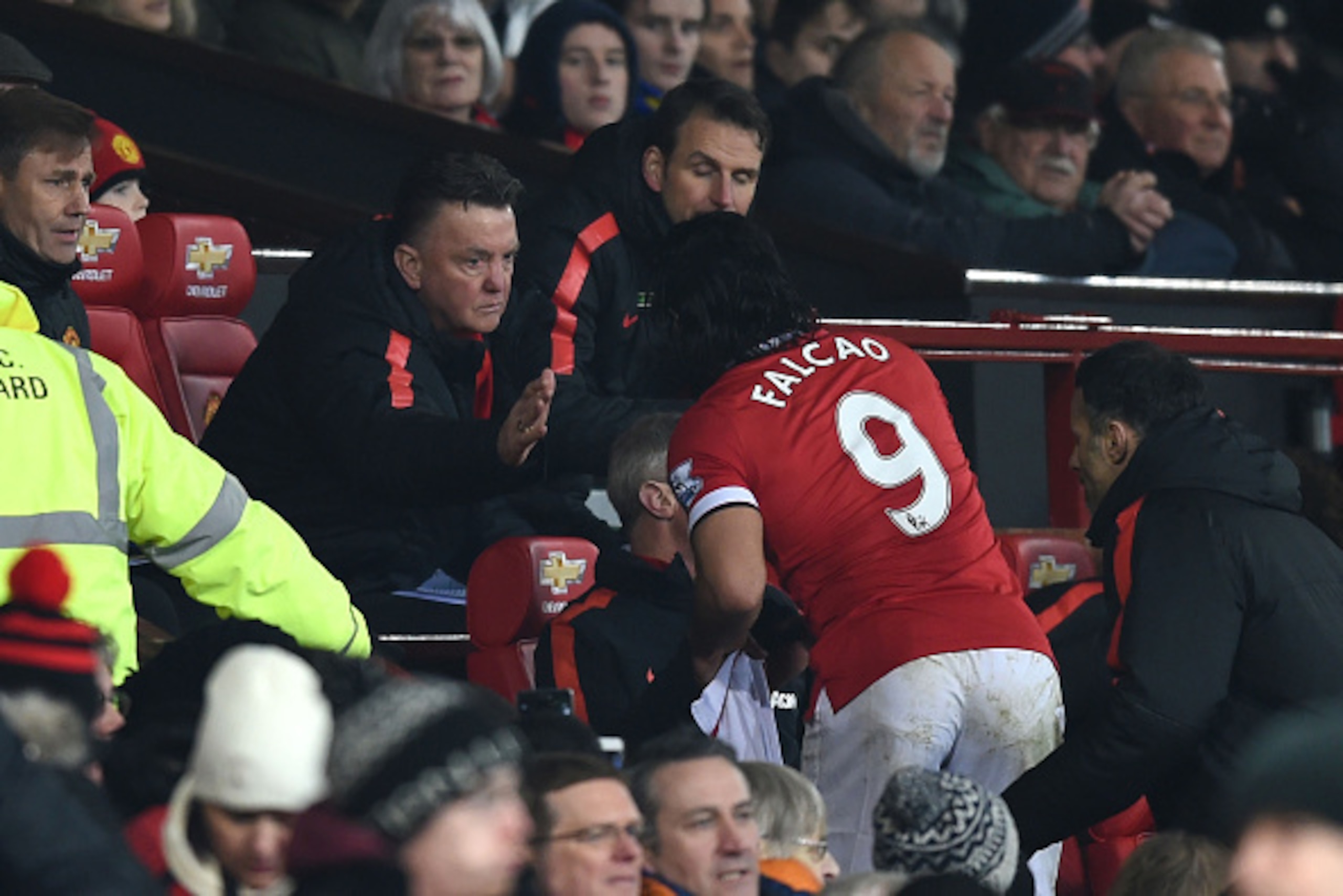 MANCHESTER, ENGLAND - FEBRUARY 11:  Louis van Gaal, manager of Manchester United shakes hands with Radamel Falcao after he was substituted during the Barclays Premier League match between Manchester United and Burnley at Old Trafford on February 11, 2015 