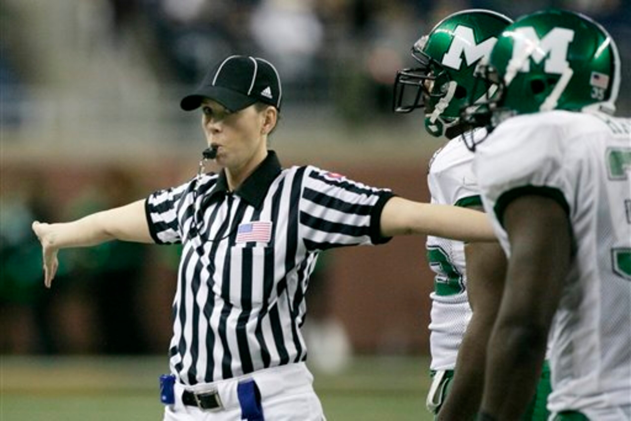 Thomas at the Little Caesars Pizza Bowl in 2009 Thomas at the Little Caesars Pizza Bowl in 2009