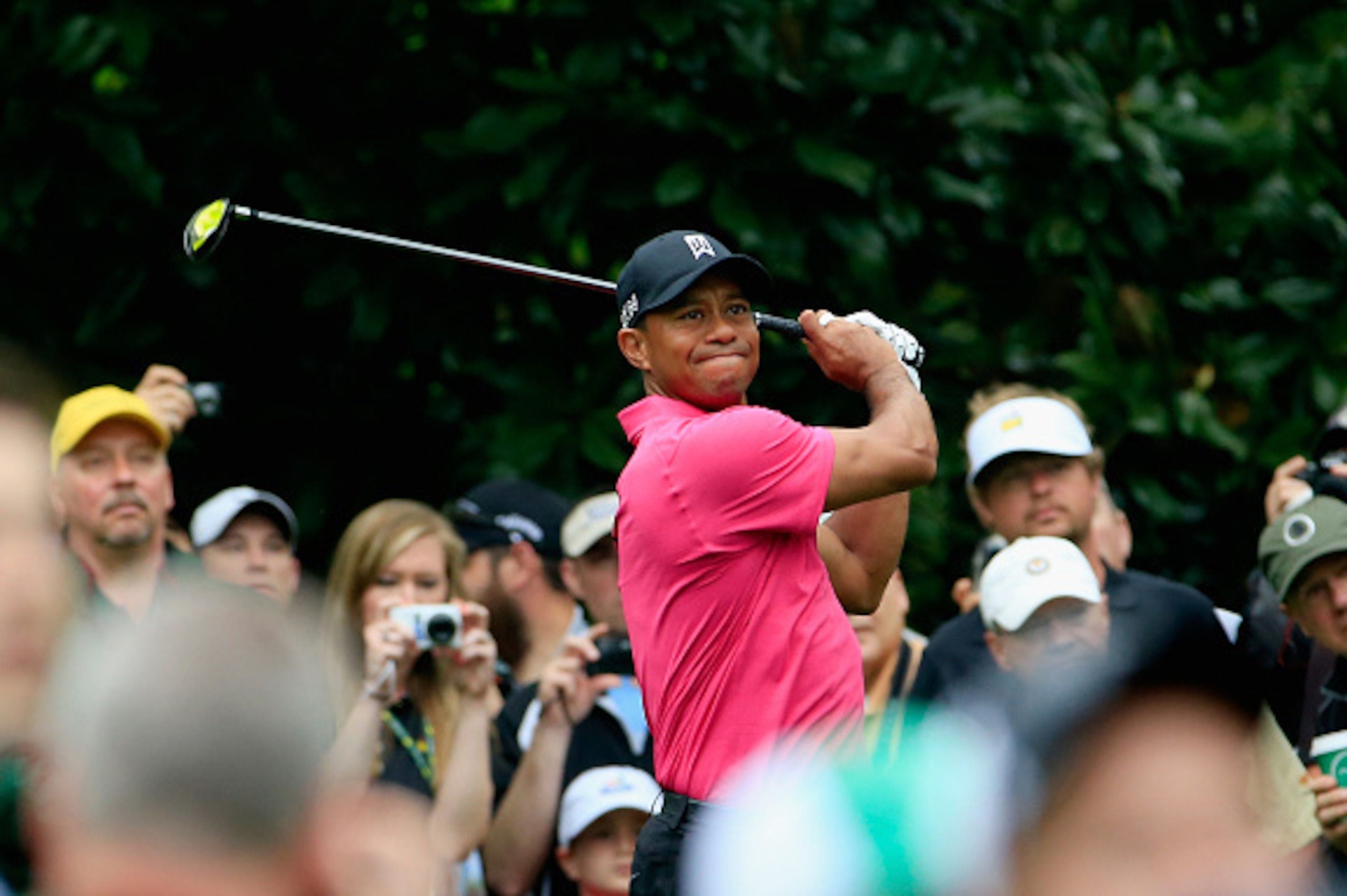 AUGUSTA, GA - APRIL 07:  Tiger Woods of the United States watches a tee shot during a practice round prior to the start of the 2015 Masters Tournament at Augusta National Golf Club on April 7, 2015 in Augusta, Georgia.  (Photo by Jamie Squire/Getty Images