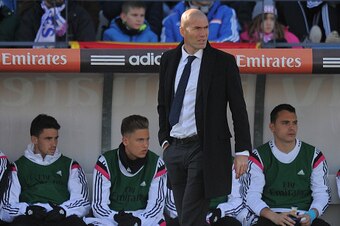 MADRID, SPAIN - FEBRUARY 08:  Head coach Zinedine Zidane of Real Madrid Castilla looks on beside new signing Martin Odegaard during the Segunda Division B match between Real Madrid Castilla and Athletic Club B at Estadio Alfredo Di Stefano on February 8, 