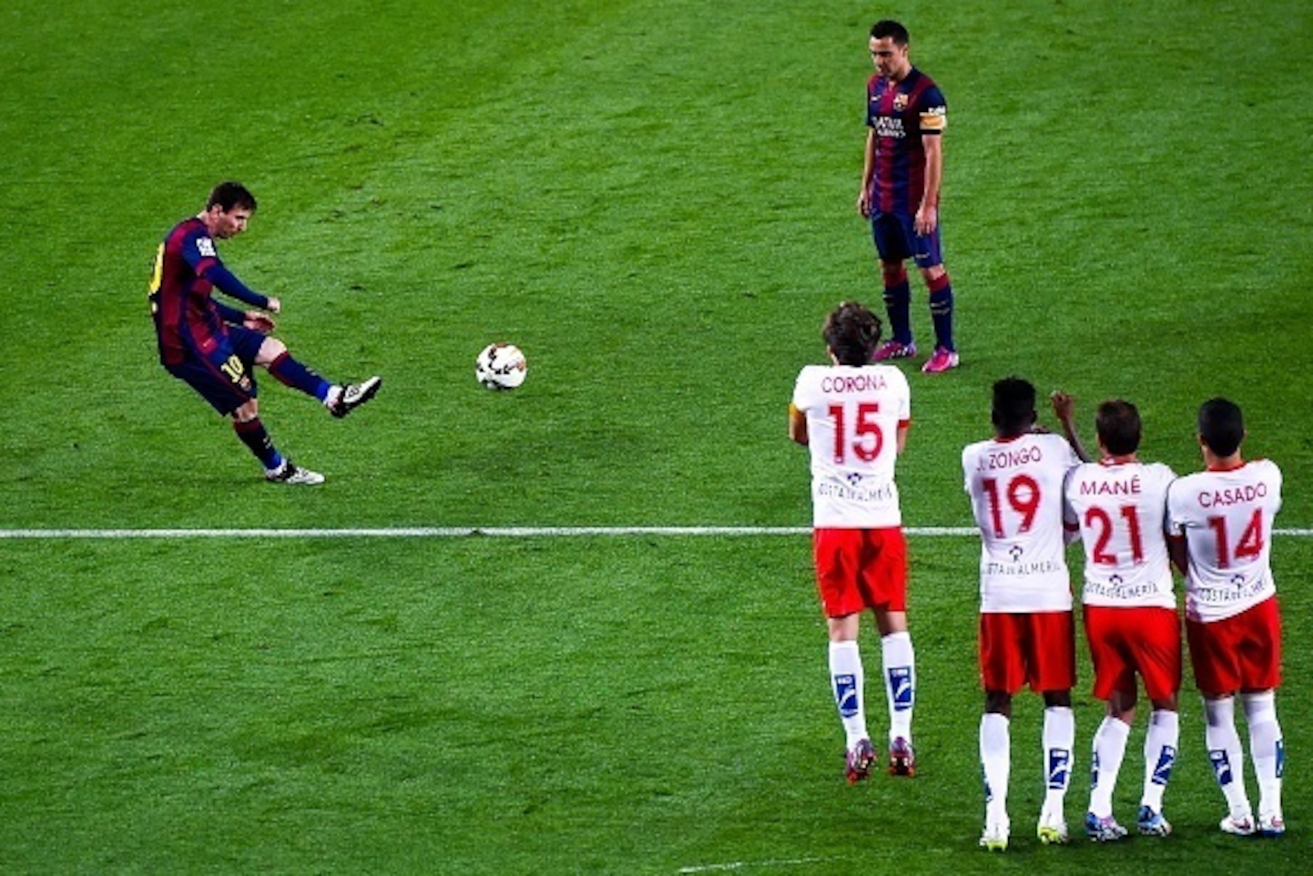 BARCELONA, SPAIN - APRIL 08: Lionel Messi of FC Barcelona takes a free-kick during the La Liga match between FC Barcelona and UD Almeria at Camp Nou on April 8, 2015 in Barcelona, Spain. (Photo by David Ramos/Getty Images) BARCELONA, SPAIN - APRIL 08: Lionel Messi of FC Barcelona takes a free-kick during the La Liga match between FC Barcelona and UD Almeria at Camp Nou on April 8, 2015 in Barcelona, Spain. (Photo by David Ramos/Getty Images)
