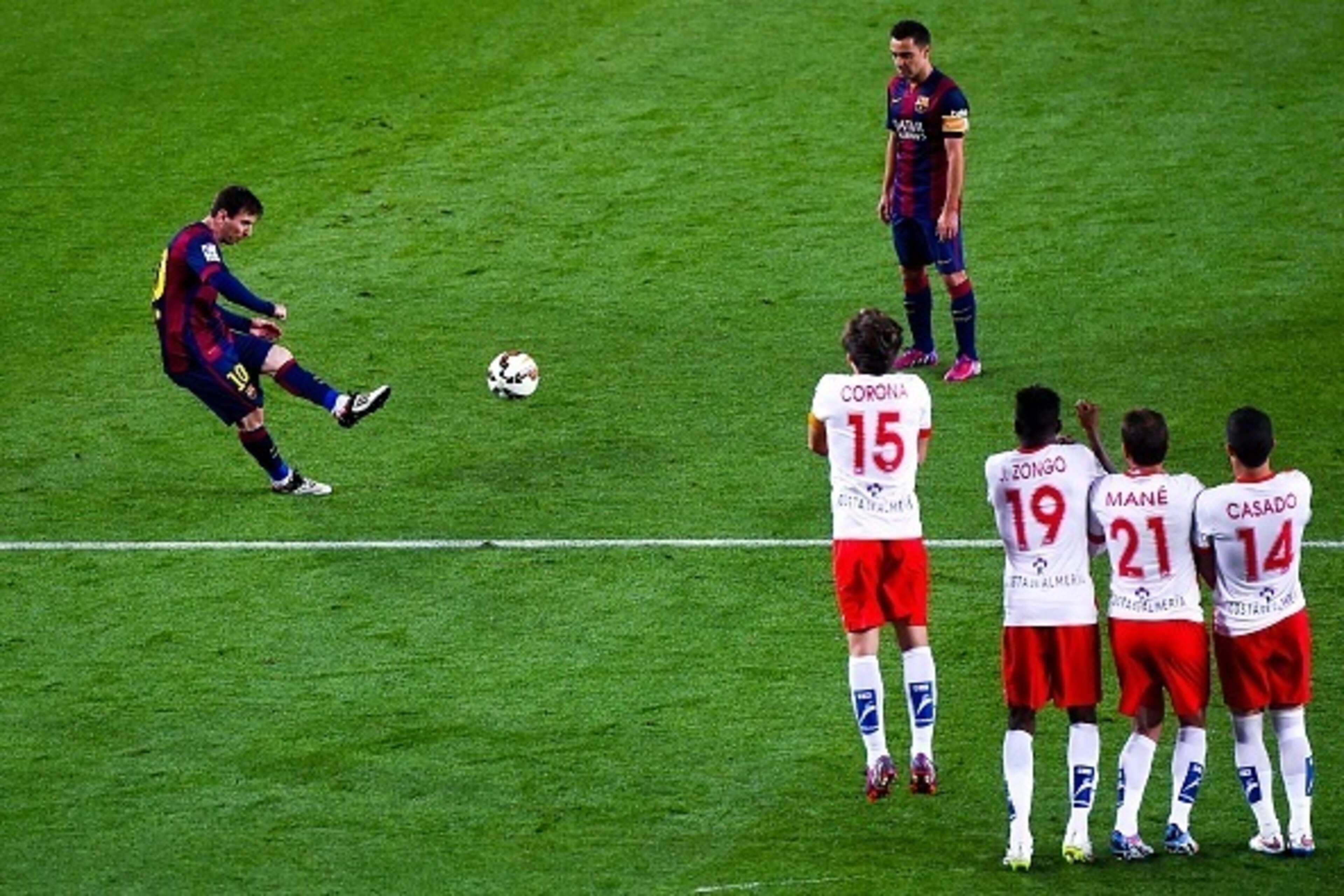 BARCELONA, SPAIN - APRIL 08:  Lionel Messi of FC Barcelona takes a free-kick during the La Liga match between FC Barcelona and UD Almeria at Camp Nou on April 8, 2015 in Barcelona, Spain.  (Photo by David Ramos/Getty Images)