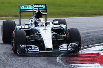 KUALA LUMPUR, MALAYSIA - MARCH 29:  Lewis Hamilton of Great Britain and Mercedes GP drives during the Malaysia Formula One Grand Prix at Sepang Circuit on March 29, 2015 in Kuala Lumpur, Malaysia.  (Photo by Mark Thompson/Getty Images)