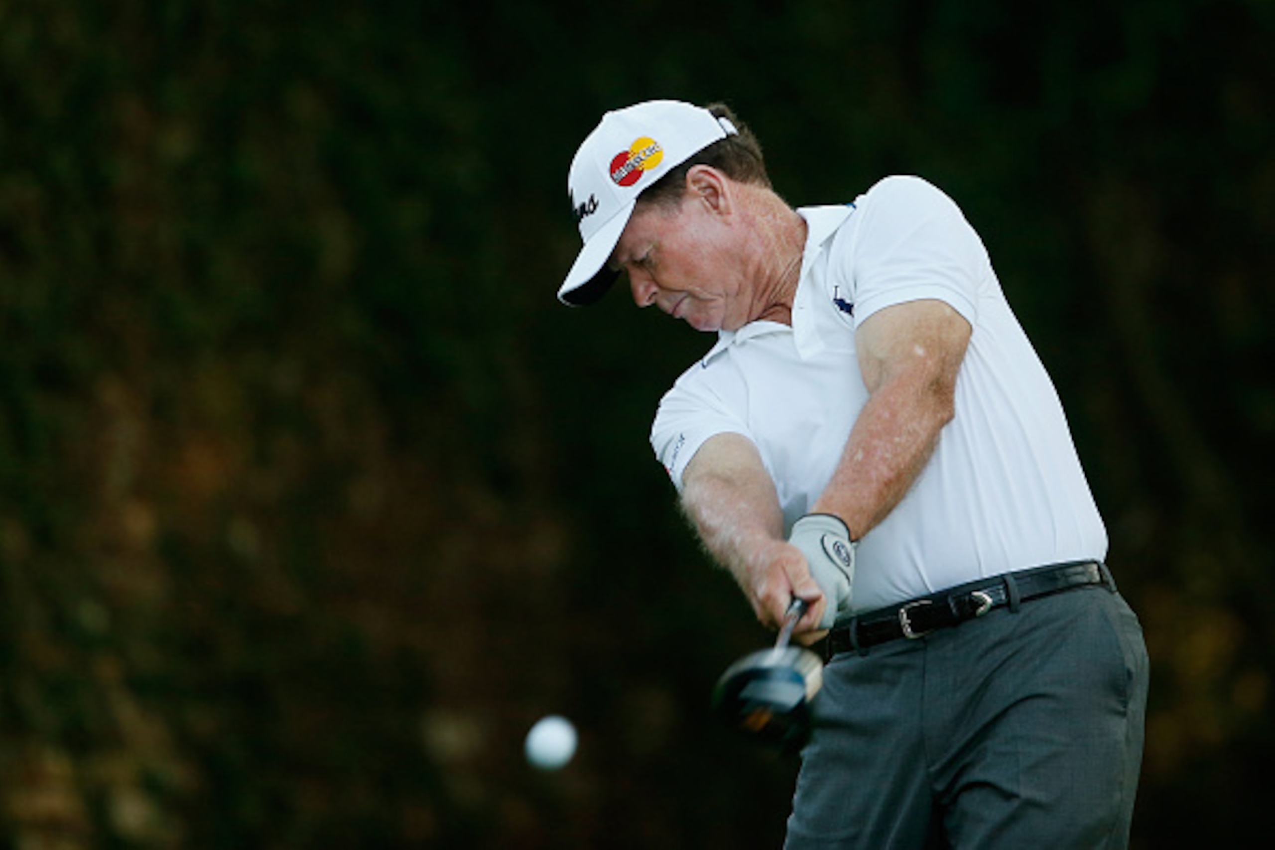 AUGUSTA, GA - APRIL 09:  Tom Watson of the United States hits his tee shot on the second hole during the first round of the 2015 Masters Tournament at Augusta National Golf Club on April 9, 2015 in Augusta, Georgia.  (Photo by Ezra Shaw/Getty Images)