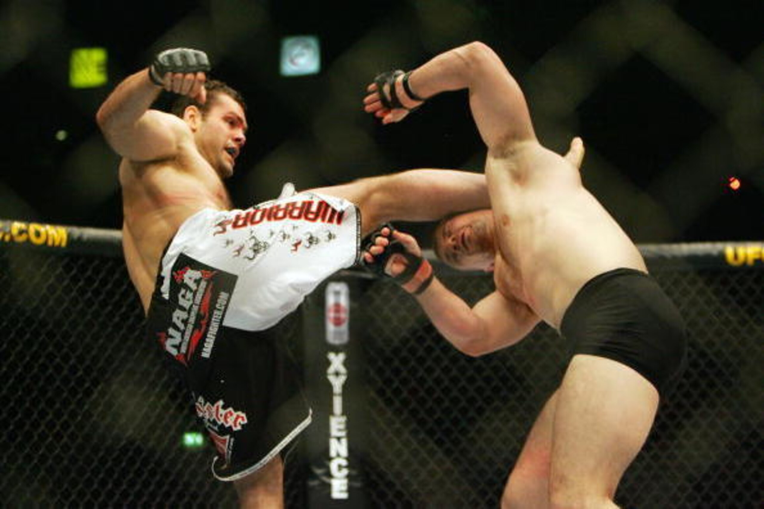 MANCHESTER, UNITED KINGDOM - APRIL 21: Gabriel Gonzaga of USA knocks out Mirko Cro Cop of Croatia during a Heavyweight bout of the Ultimate Fighting Championship at the Manchester Evening News Arena on April 21, 2007 in Manchester, England.  (Photo by Gar