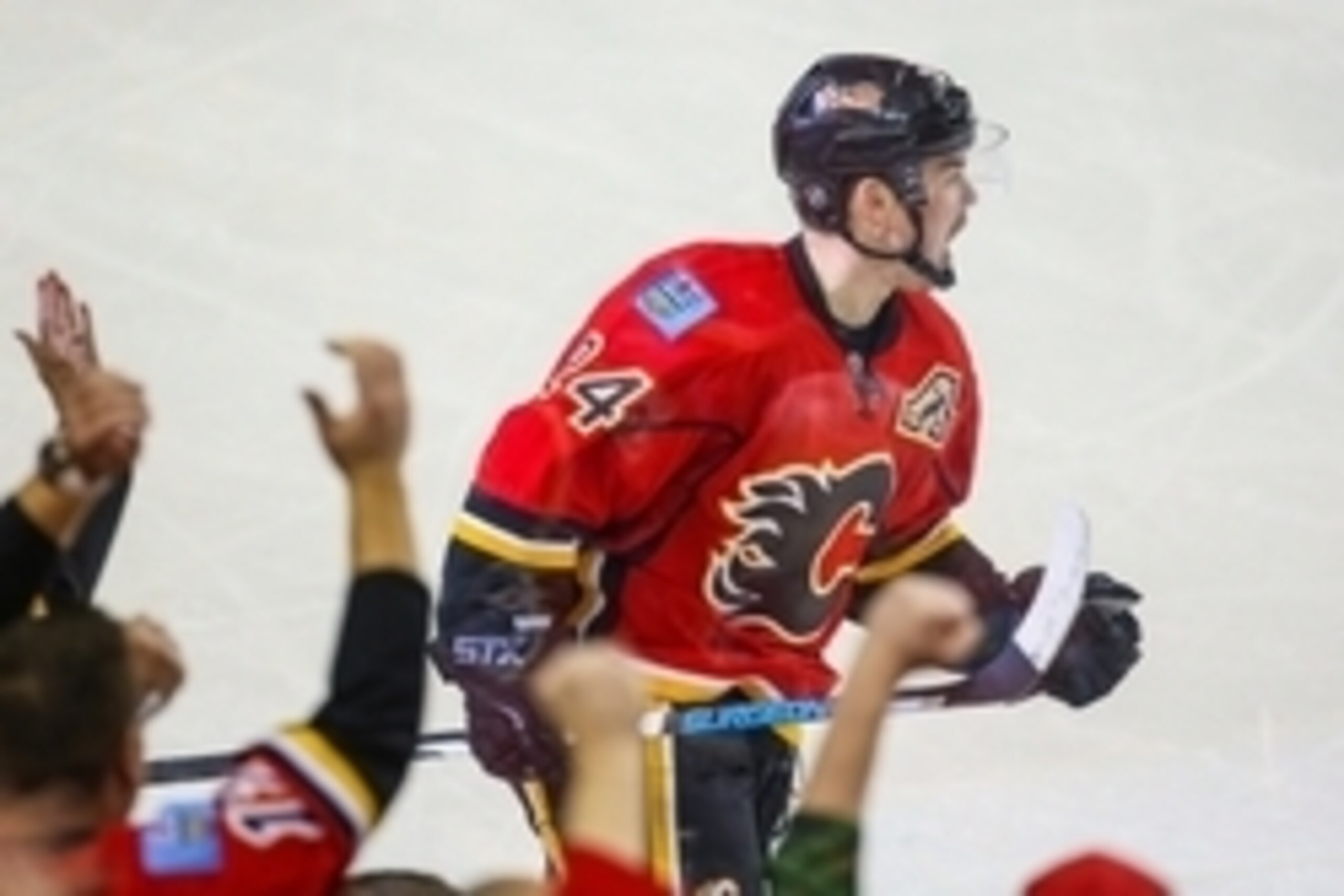 Apr 9, 2015; Calgary, Alberta, CAN; Calgary Flames left wing Jiri Hudler (24) celebrates his goal against the Los Angeles Kings during the first period at Scotiabank Saddledome. Mandatory Credit: Sergei Belski-USA TODAY Sports Apr 9, 2015; Calgary, Alberta, CAN; Calgary Flames left wing Jiri Hudler (24) celebrates his goal against the Los Angeles Kings during the first period at Scotiabank Saddledome. Mandatory Credit: Sergei Belski-USA TODAY Sports