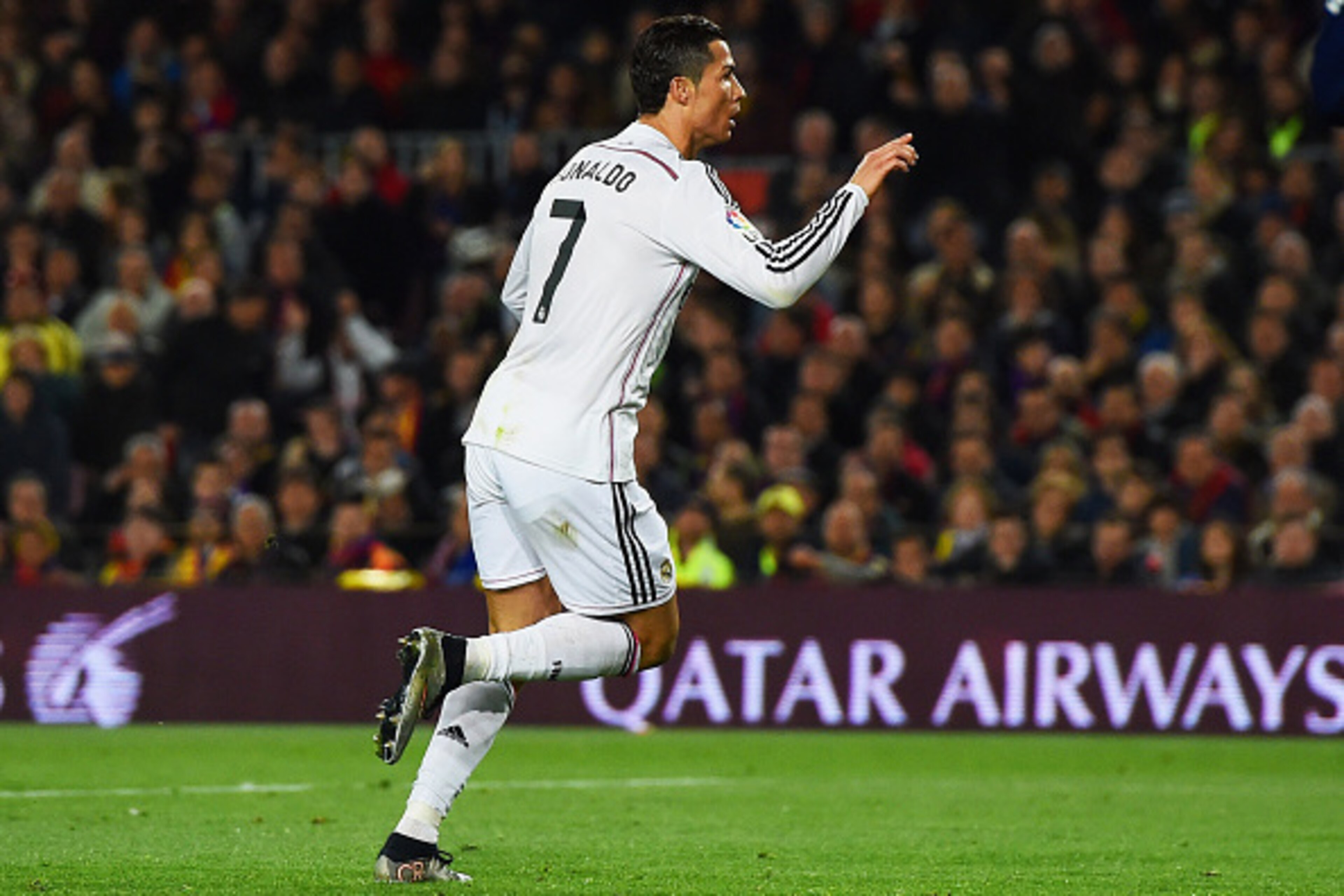 BARCELONA, SPAIN - MARCH 22:  Cristiano Ronaldo of Real Madrid CF celebrates as he scores their first and equalising goal during the La Liga match between FC Barcelona and Real Madrid CF at Camp Nou on March 22, 2015 in Barcelona, Spain.  (Photo by David 