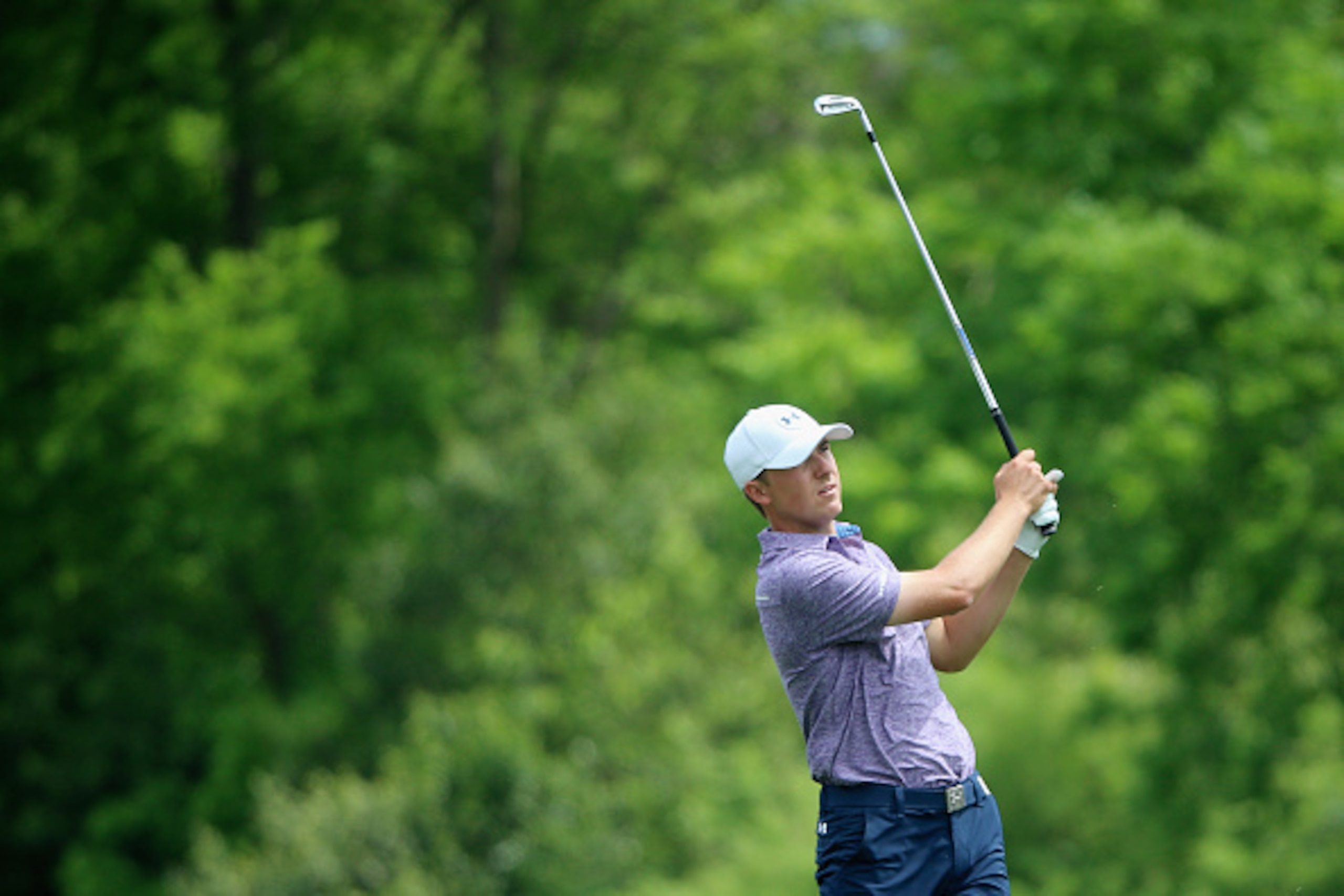 AUGUSTA, GA - APRIL 10:  Jordan Spieth of the United States watches his tee shot on the 12th hole during the second round of the 2015 Masters Tournament at Augusta National Golf Club on April 10, 2015 in Augusta, Georgia.  (Photo by Andrew Redington/Getty