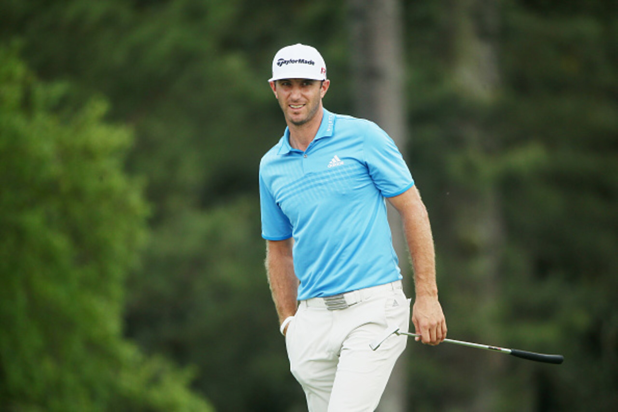 AUGUSTA, GA - APRIL 10:  Dustin Johnson of the United States on the 18th hole during the second round of the 2015 Masters Tournament at Augusta National Golf Club on April 10, 2015 in Augusta, Georgia.  (Photo by Andrew Redington/Getty Images)