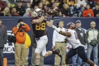 Dec 27, 2013; Houston, TX, USA; Minnesota Golden Gophers tight end Maxx Williams (88) catches a pass for a touchdown during the fourth quarter of the Texas Bowl as Minnesota Golden Gophers linebacker Peter Westerhaus (18) defends at Reliant Stadium . Mand Dec 27, 2013; Houston, TX, USA; Minnesota Golden Gophers tight end Maxx Williams (88) catches a pass for a touchdown during the fourth quarter of the Texas Bowl as Minnesota Golden Gophers linebacker Peter Westerhaus (18) defends at Reliant Stadium . Mand