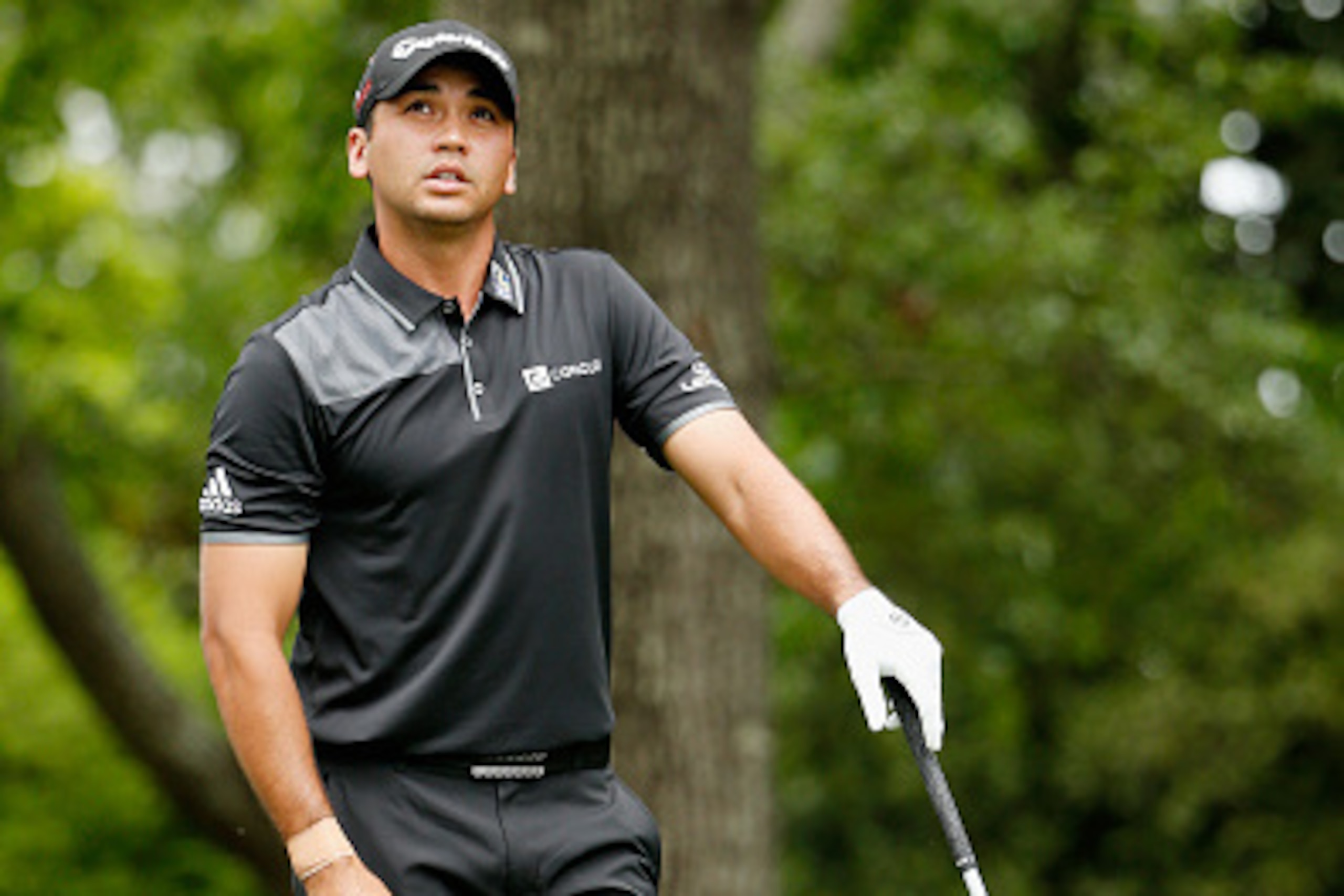 AUGUSTA, GA - APRIL 12:  Jason Day of Australia waits on the second hole during the final round of the 2015 Masters Tournament at Augusta National Golf Club on April 12, 2015 in Augusta, Georgia.  (Photo by Ezra Shaw/Getty Images)