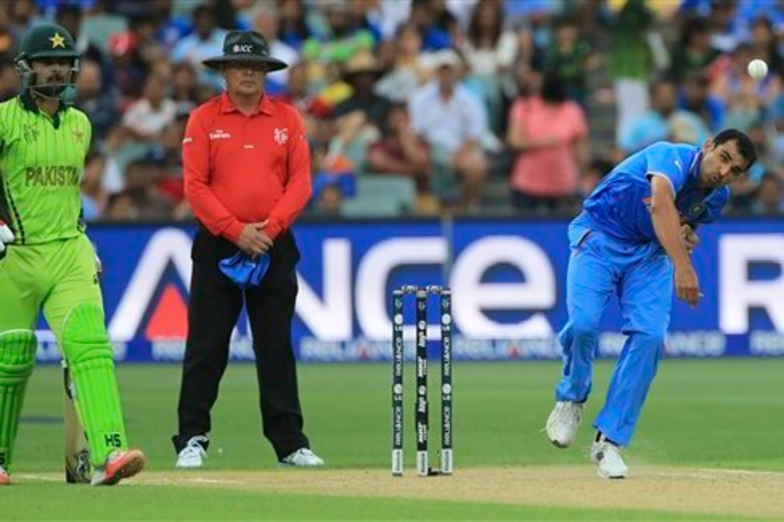 India's Cricket World Cup showdown with Pakistan attracted a television audience of one billion viewers.