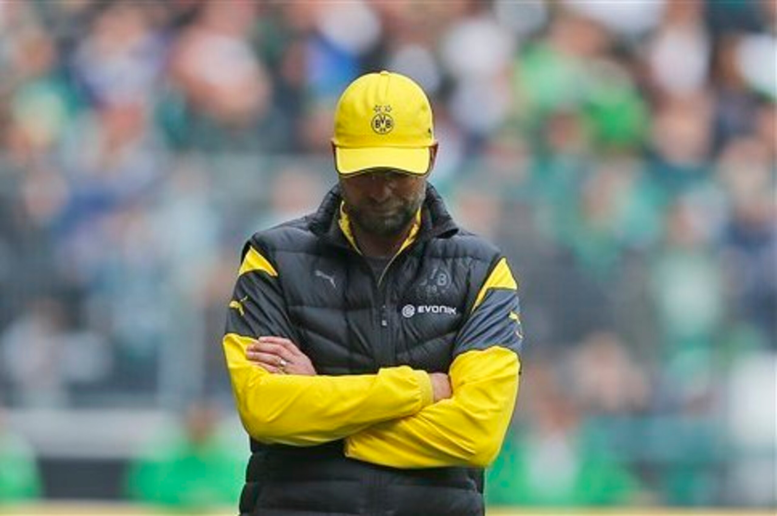 Not having the greatest of seasons at the Westfalenstadion, Jurgen Klopp apparently feels his dressing room needs a change at the top.