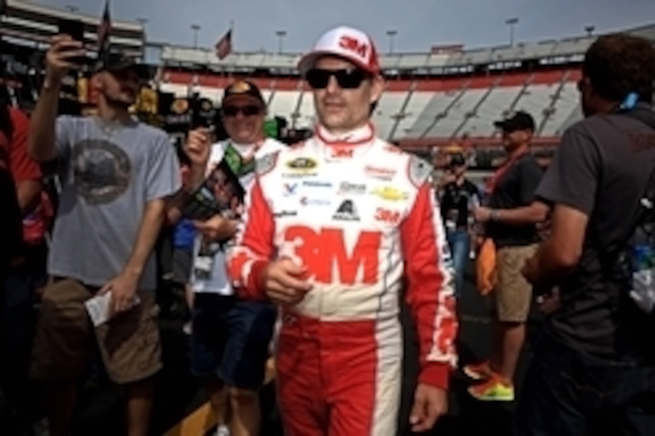 Apr 18, 2015; Bristol, TN, USA; NASCAR Sprint Cup Series driver Jeff Gordon (24) during practice for the Food City 500 at Bristol Motor Speedway. Mandatory Credit: Andrew Weber-USA TODAY Sports