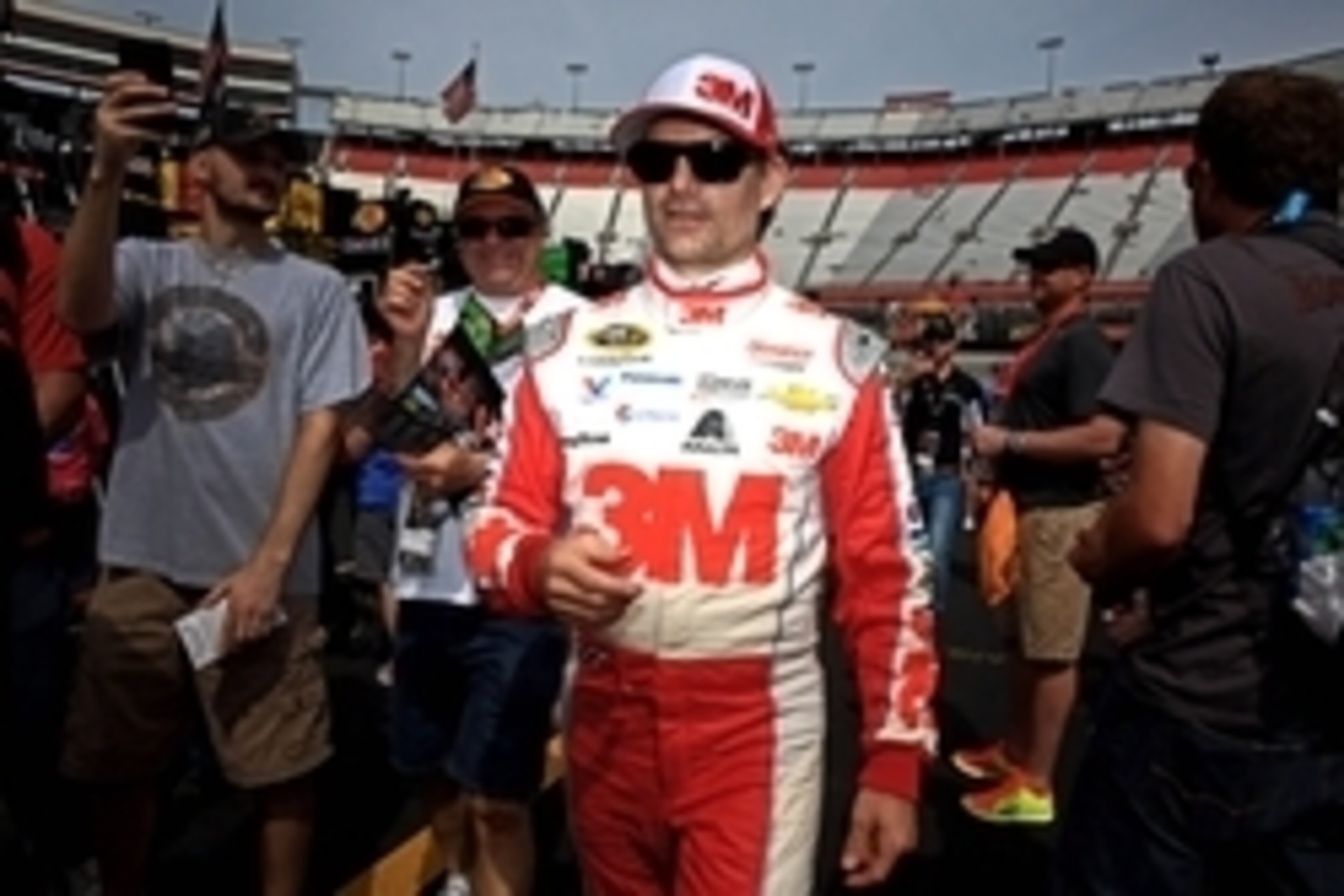 Apr 18, 2015; Bristol, TN, USA; NASCAR Sprint Cup Series driver Jeff Gordon (24) during practice for the Food City 500 at Bristol Motor Speedway. Mandatory Credit: Andrew Weber-USA TODAY Sports