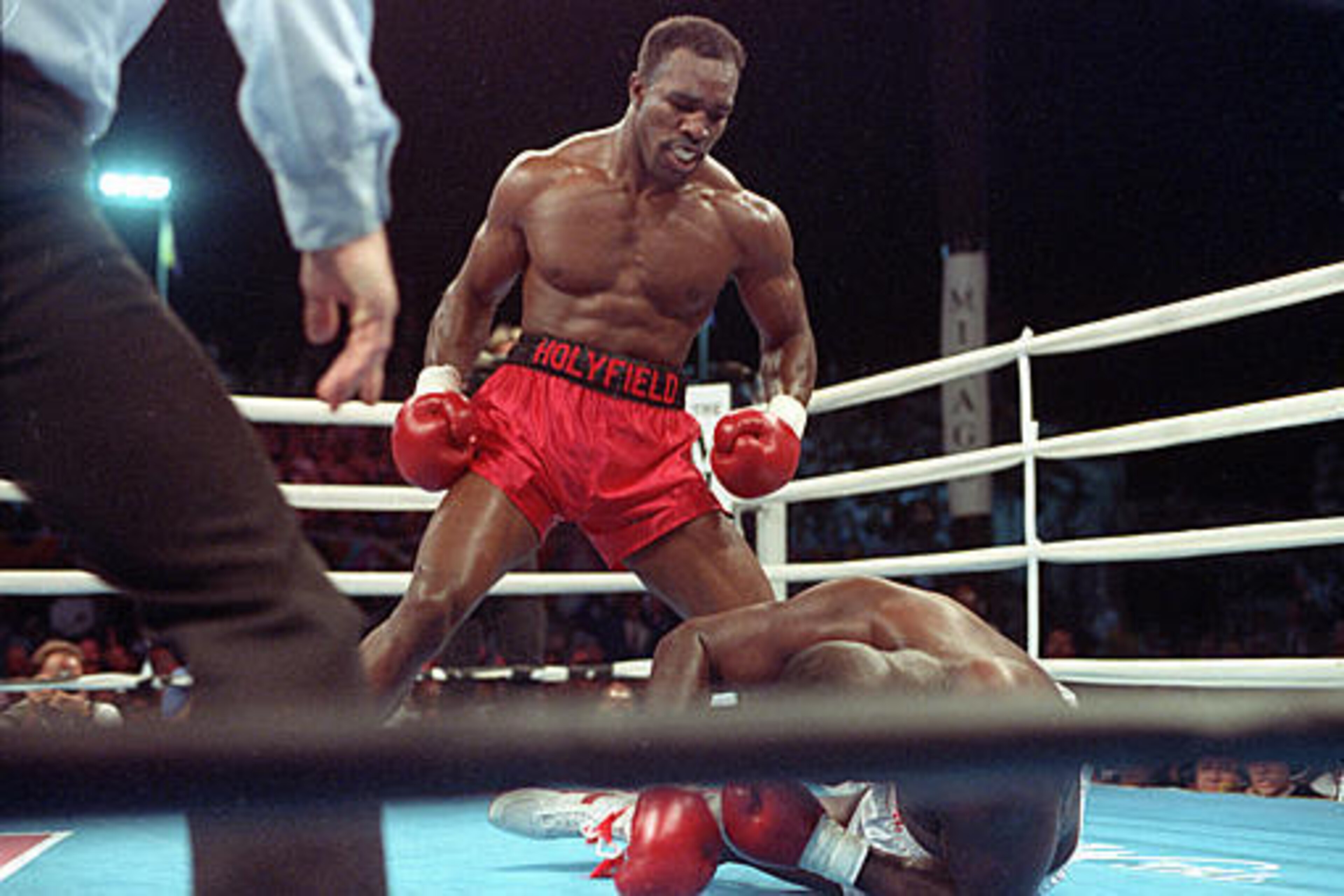 Even so-called undersized heavyweights can punch.