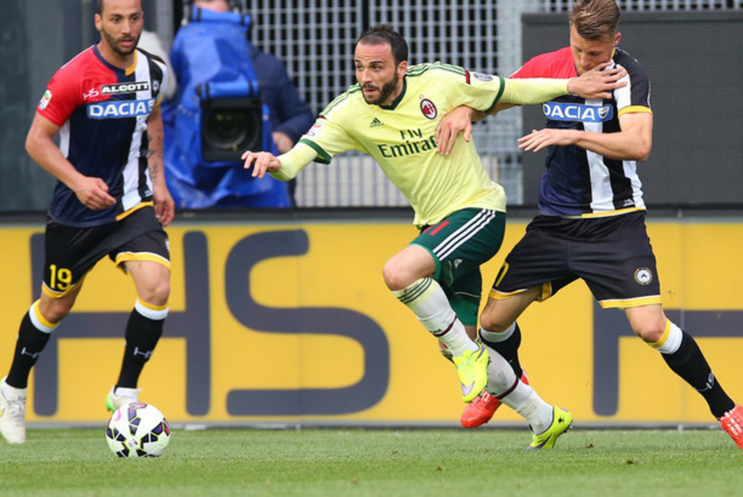 Pazzini had little service but at least showed some semblance of fire toward the end. Pazzini had little service but at least showed some semblance of fire toward the end.