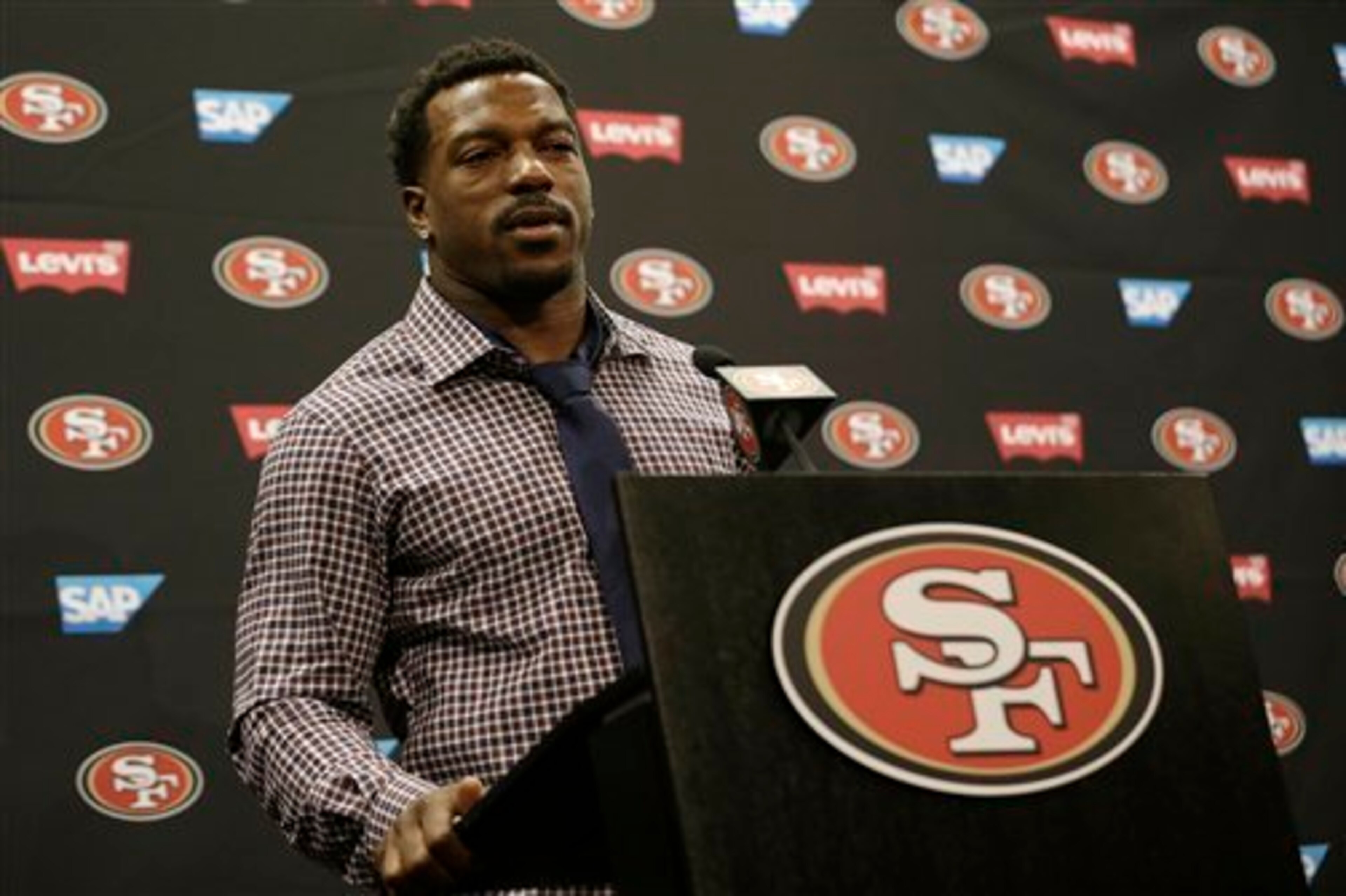 Patrick Willis presented himself in humble and tear-filled fashion during his emotional retirement speech.